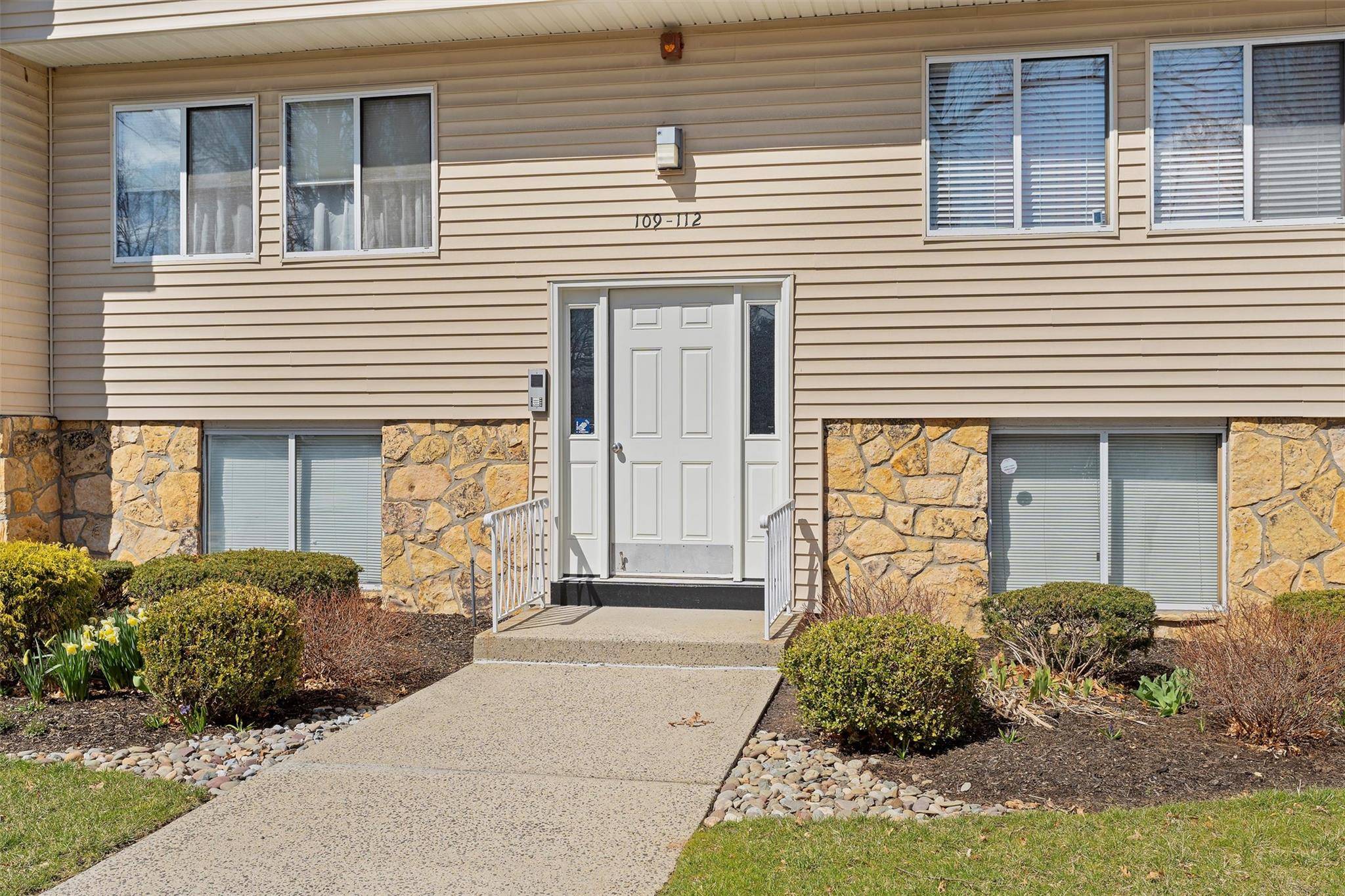 Nanuet, NY 10954,25 College AVE #110