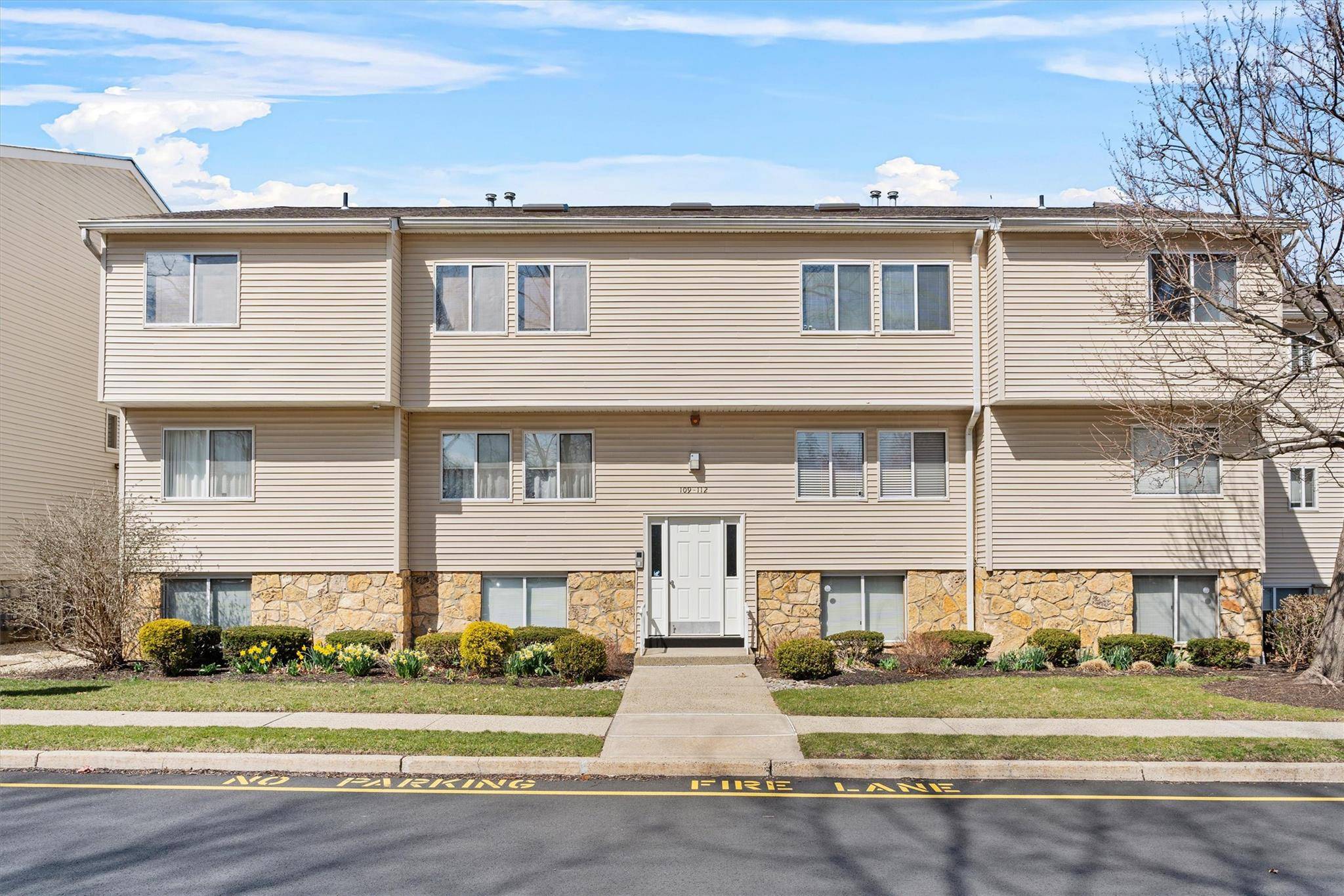 Nanuet, NY 10954,25 College AVE #110