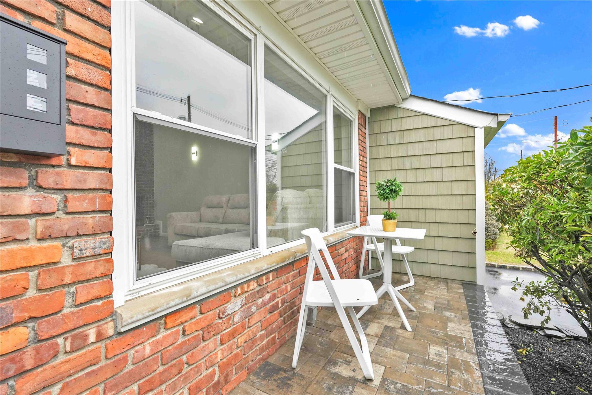 Rockville Centre, NY 11570,98 Woods AVE
