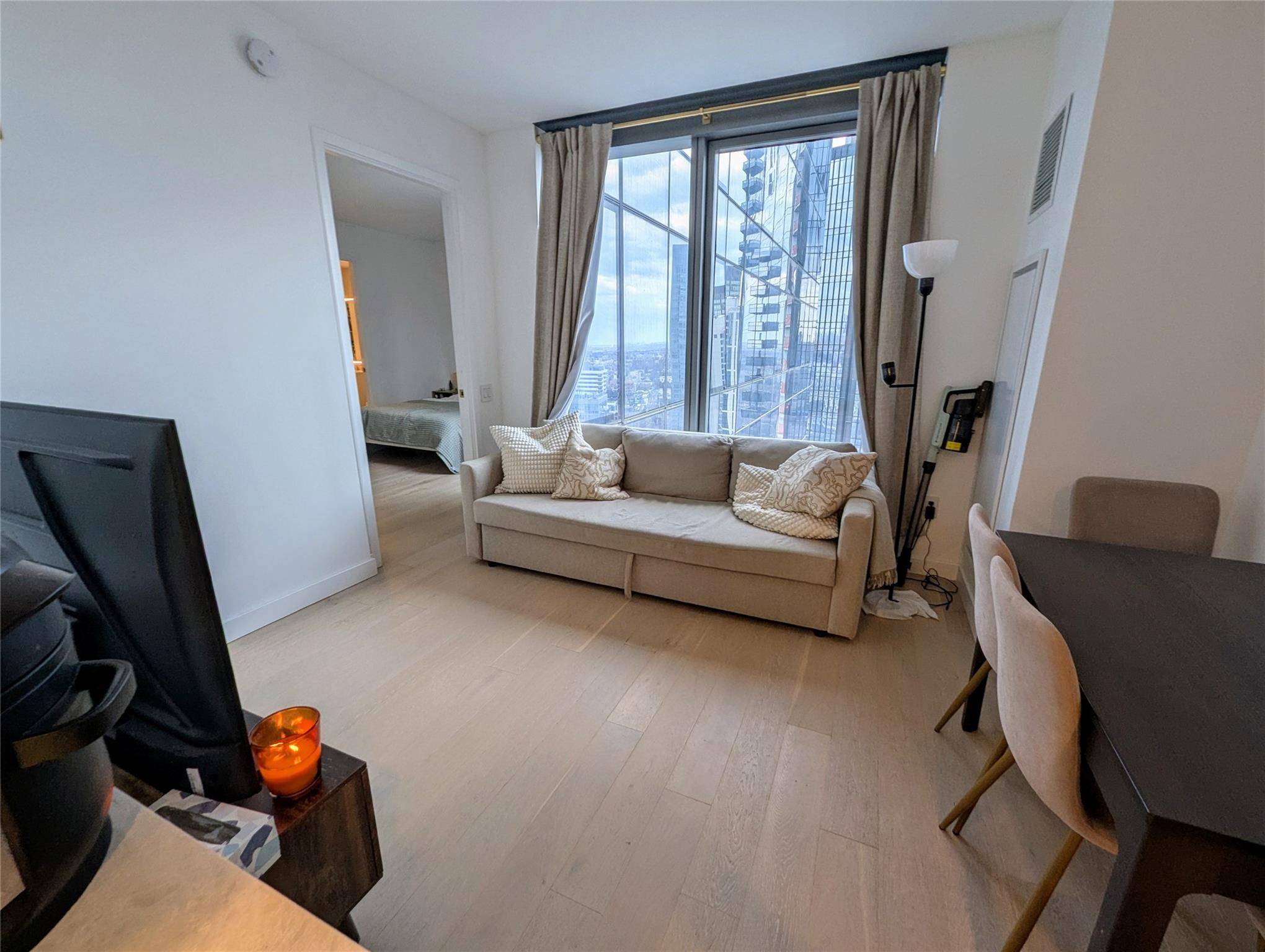 Long Island City, NY 11101,3 Court SQ #3305