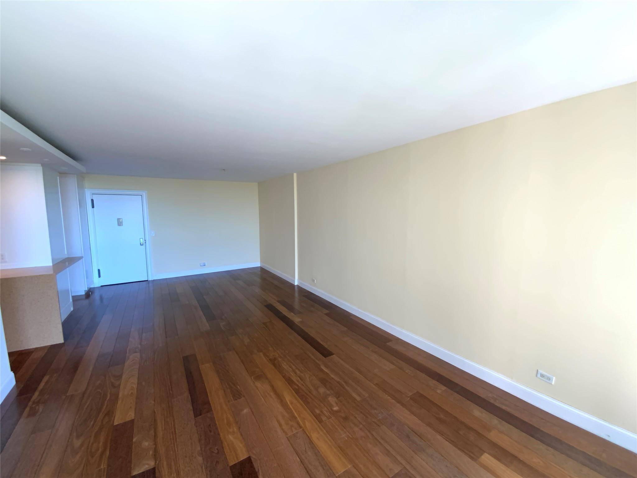 Floral Park, NY 11005,27010 Grand Central Parkway Pkwy #21A