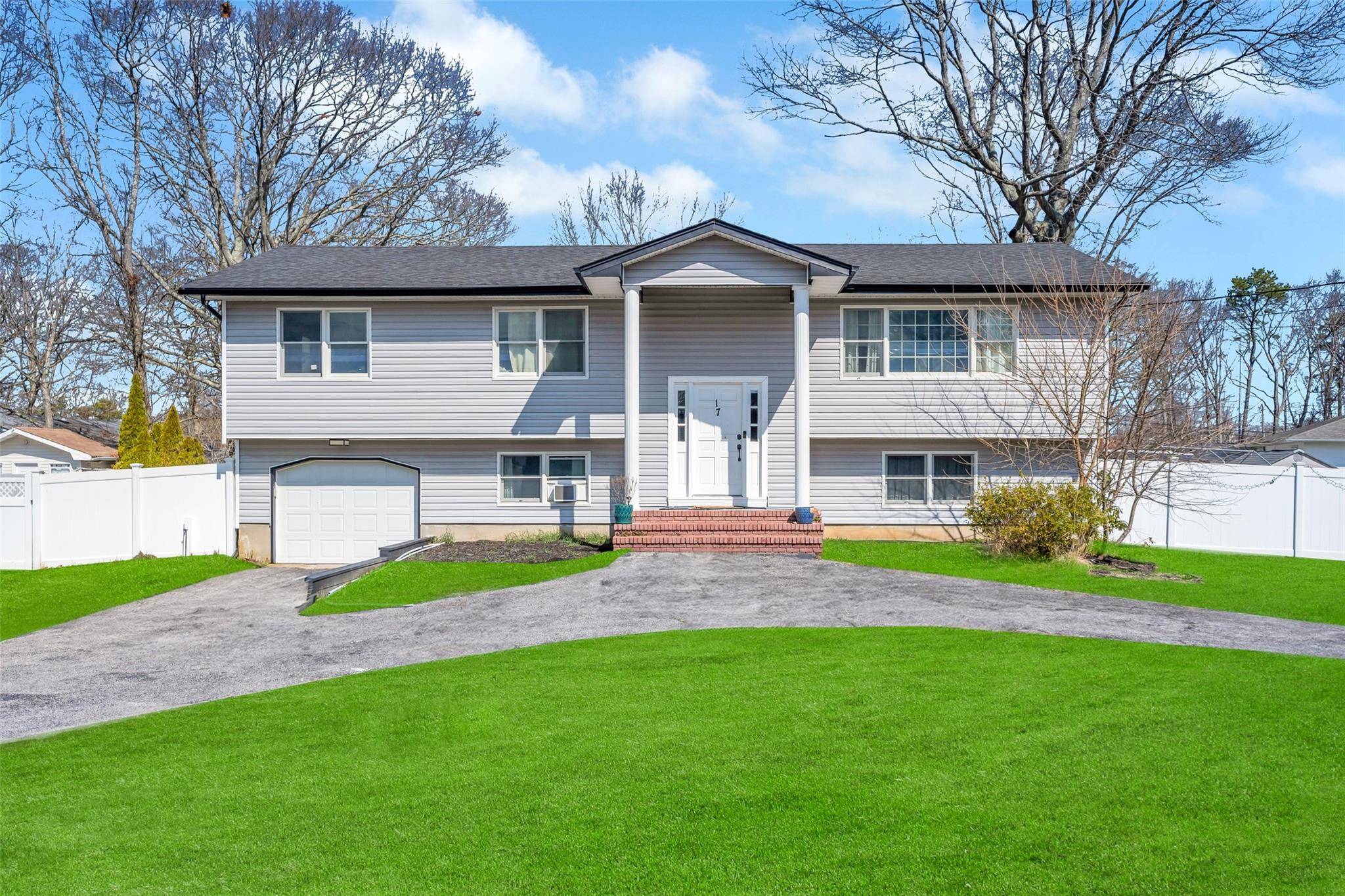 Mastic Beach, NY 11951,17 ann RD