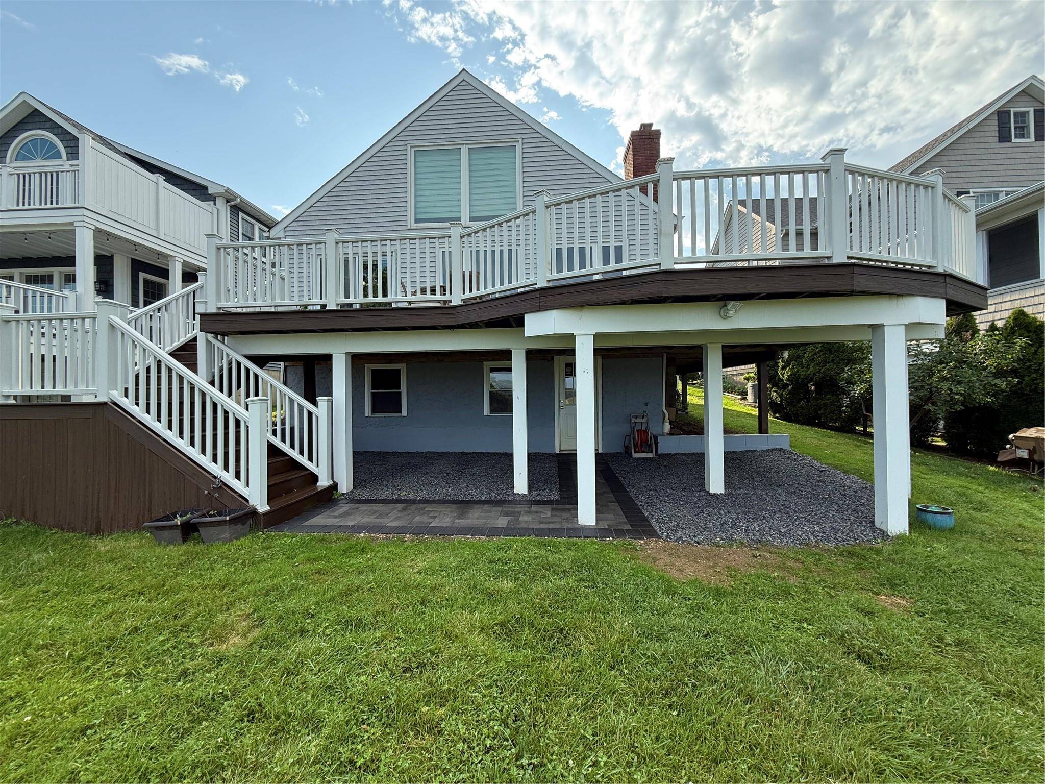 Northport, NY 11768,19 Hillside AVE