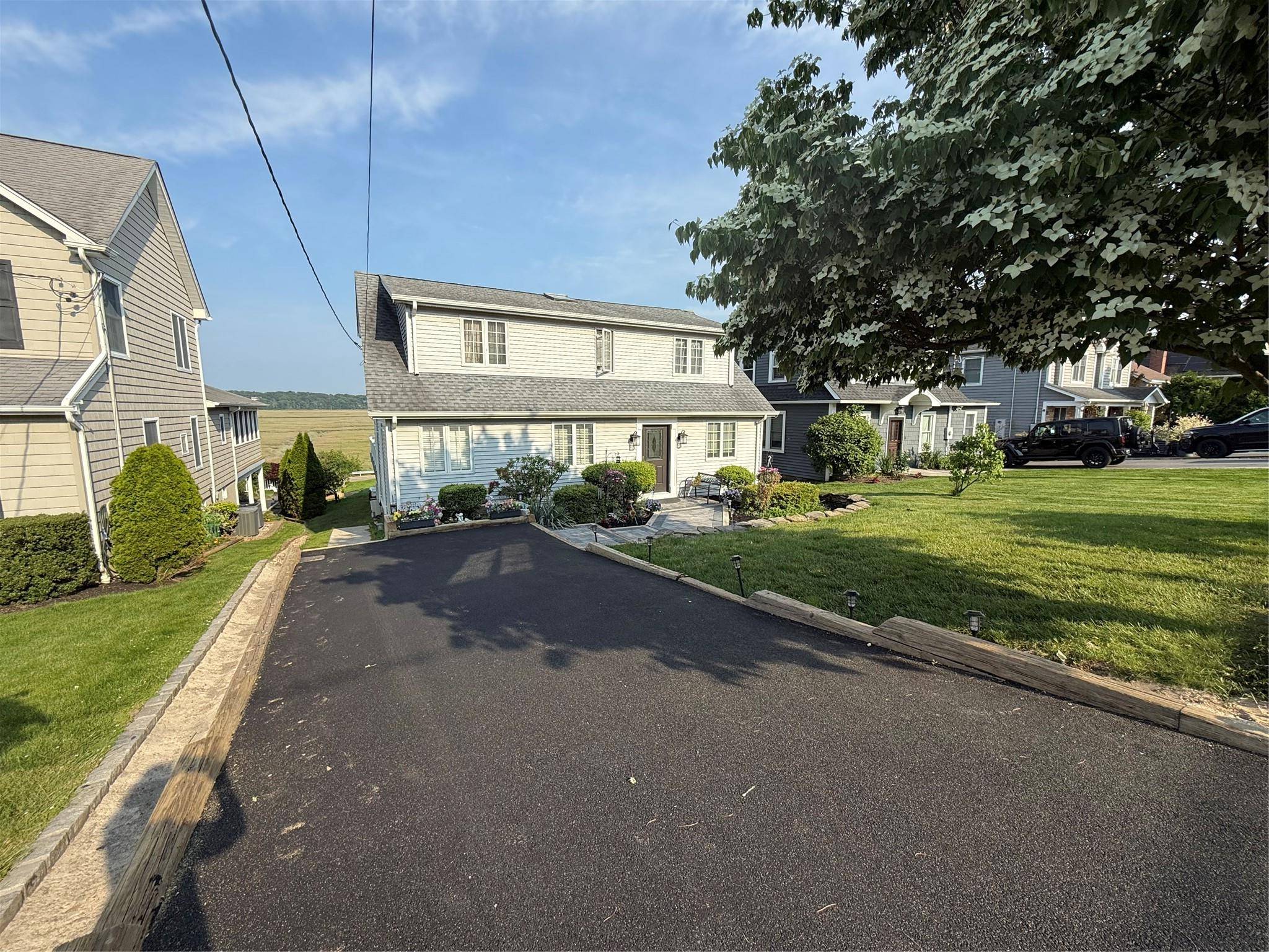 Northport, NY 11768,19 Hillside AVE