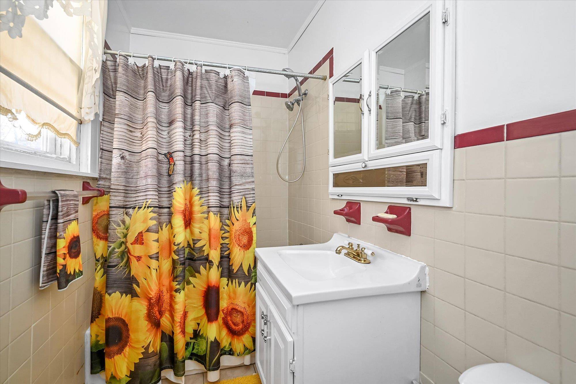 Brooklyn, NY 11208,758 Glenmore AVE