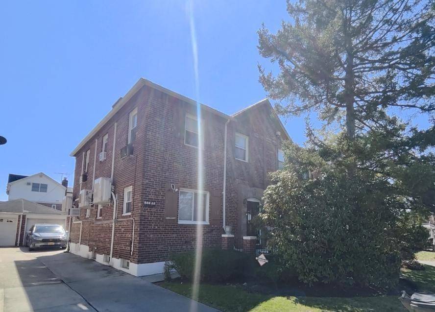 Kew Garden Hills, NY 11367,136-08 71st RD