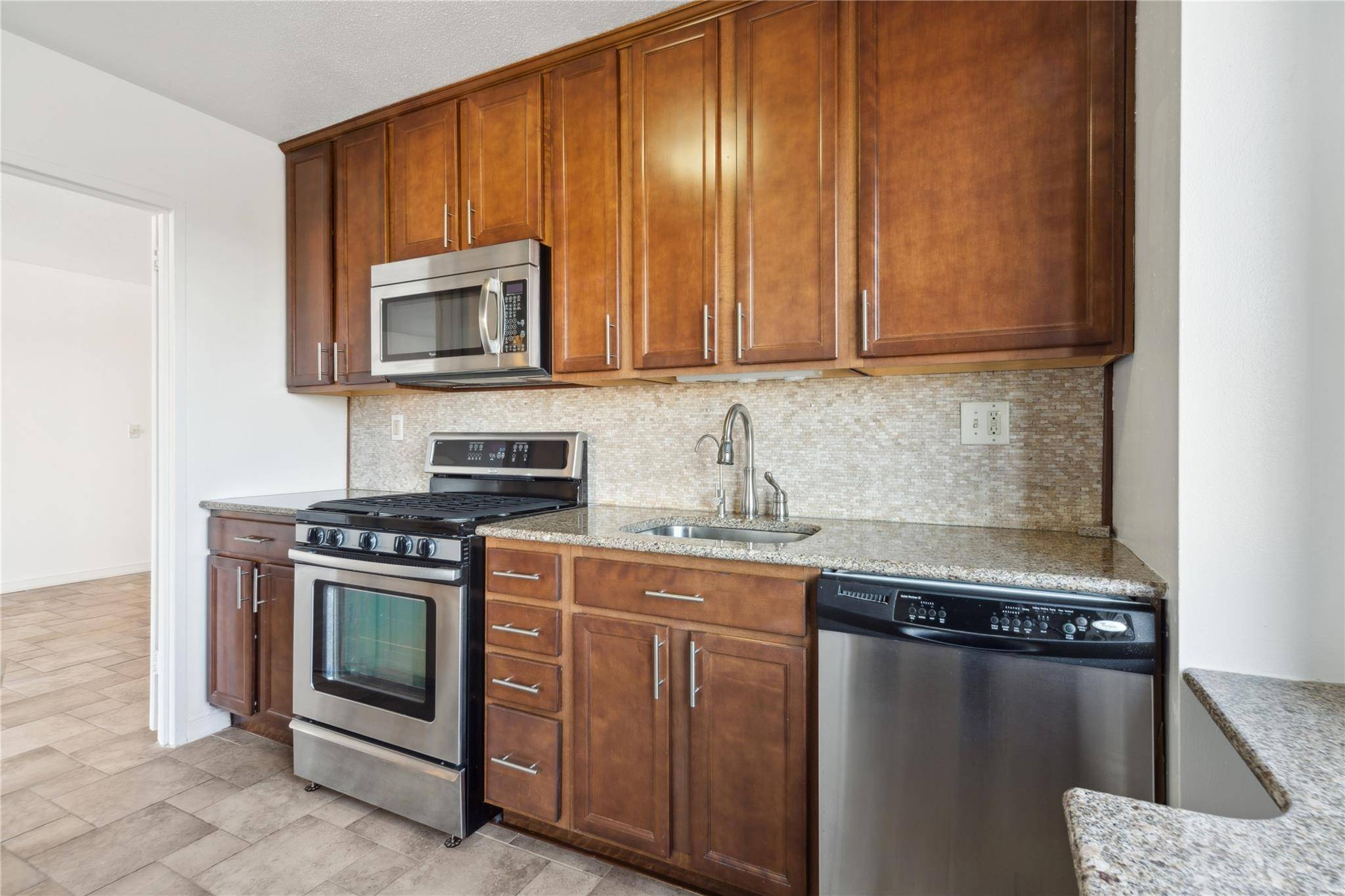 Bronx, NY 10463,3333 Henry Hudson Pkwy #4M