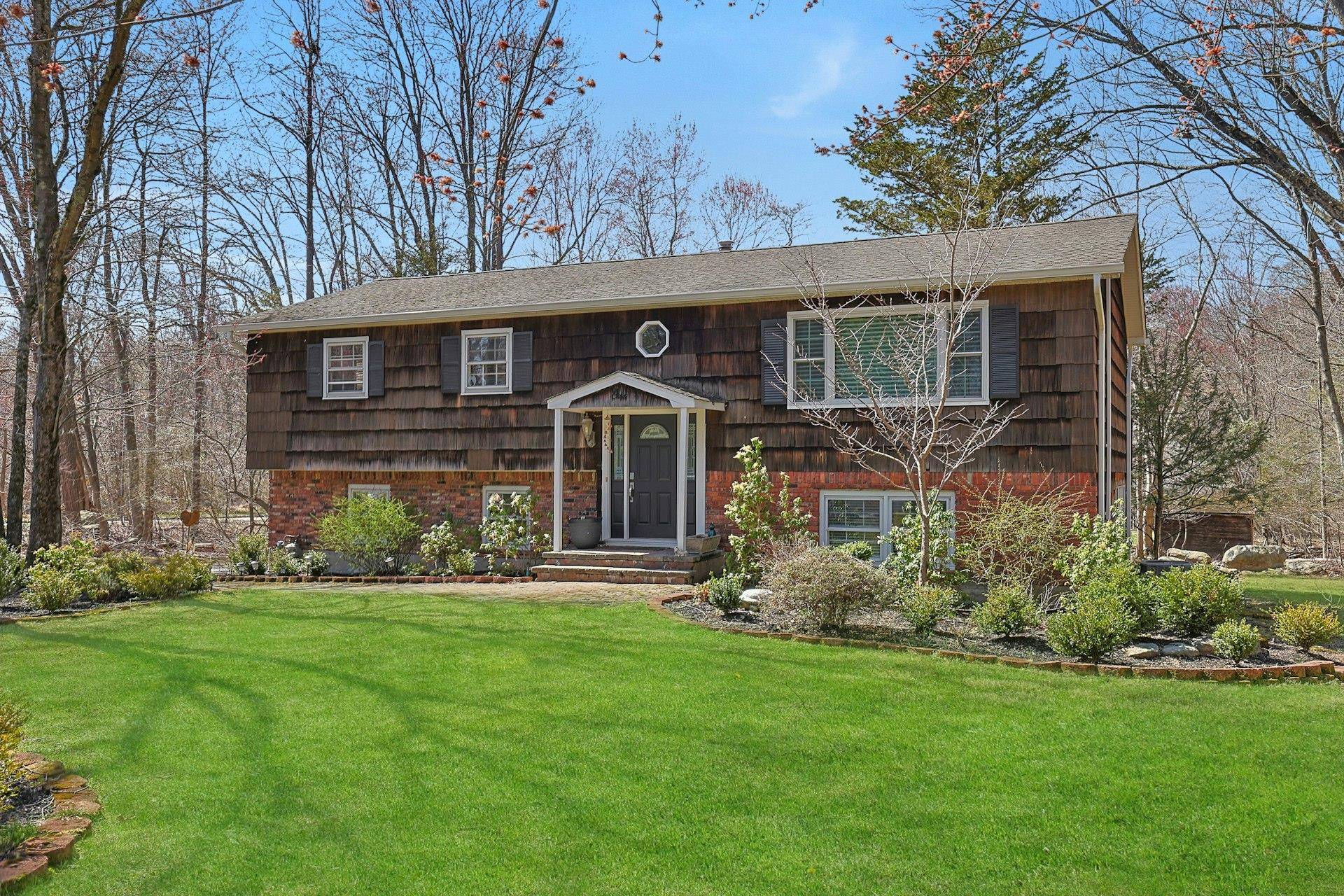 Suffern, NY 10901,1 Sherwood Ridge RD