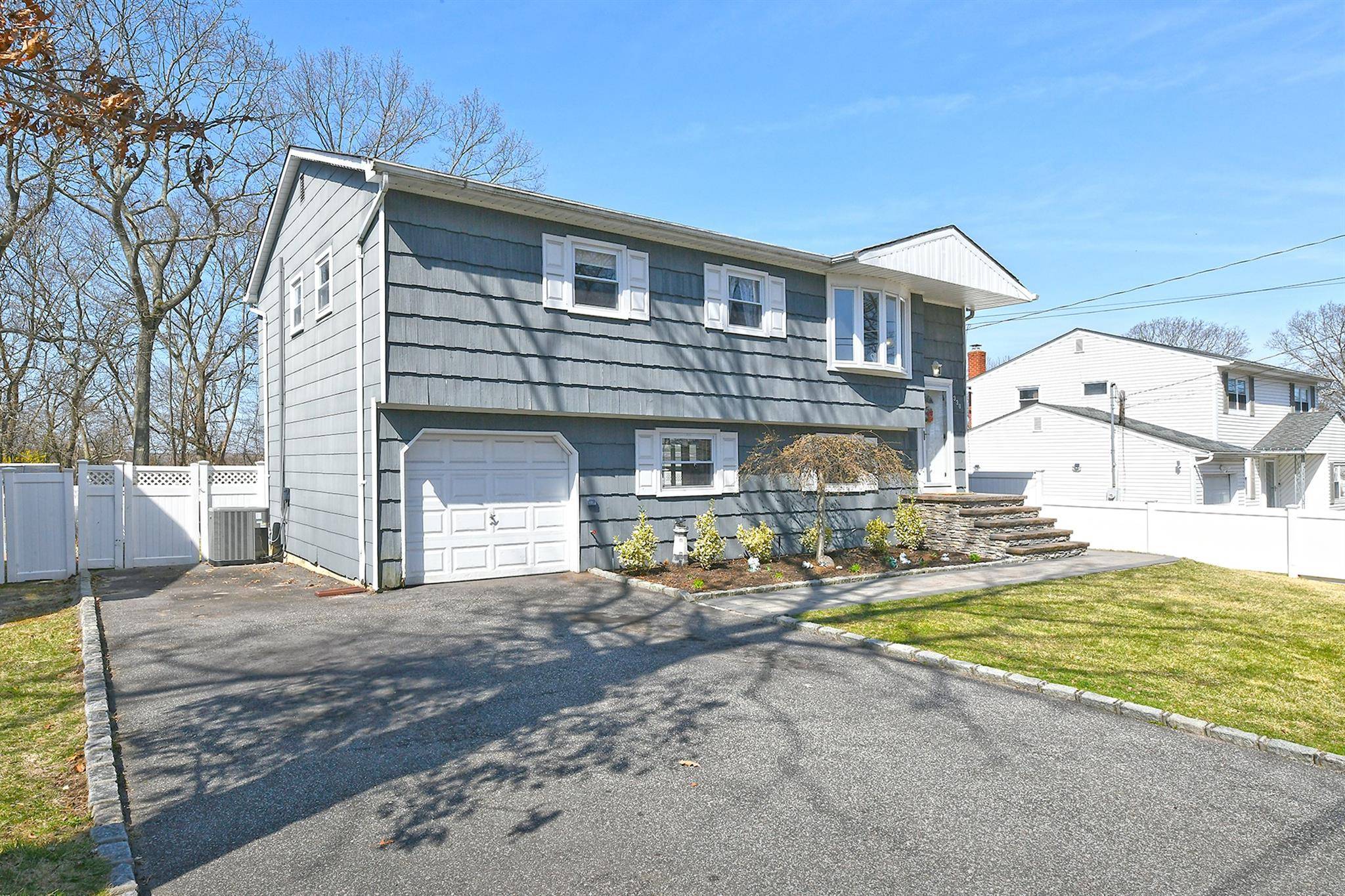 Ronkonkoma, NY 11779,330 Port AVE