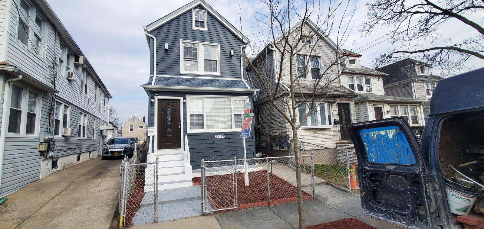 Jamaica, NY 11433,105-13 171st ST