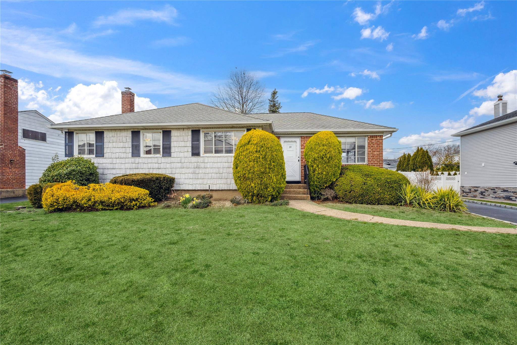 Syosset, NY 11791,14 London RD