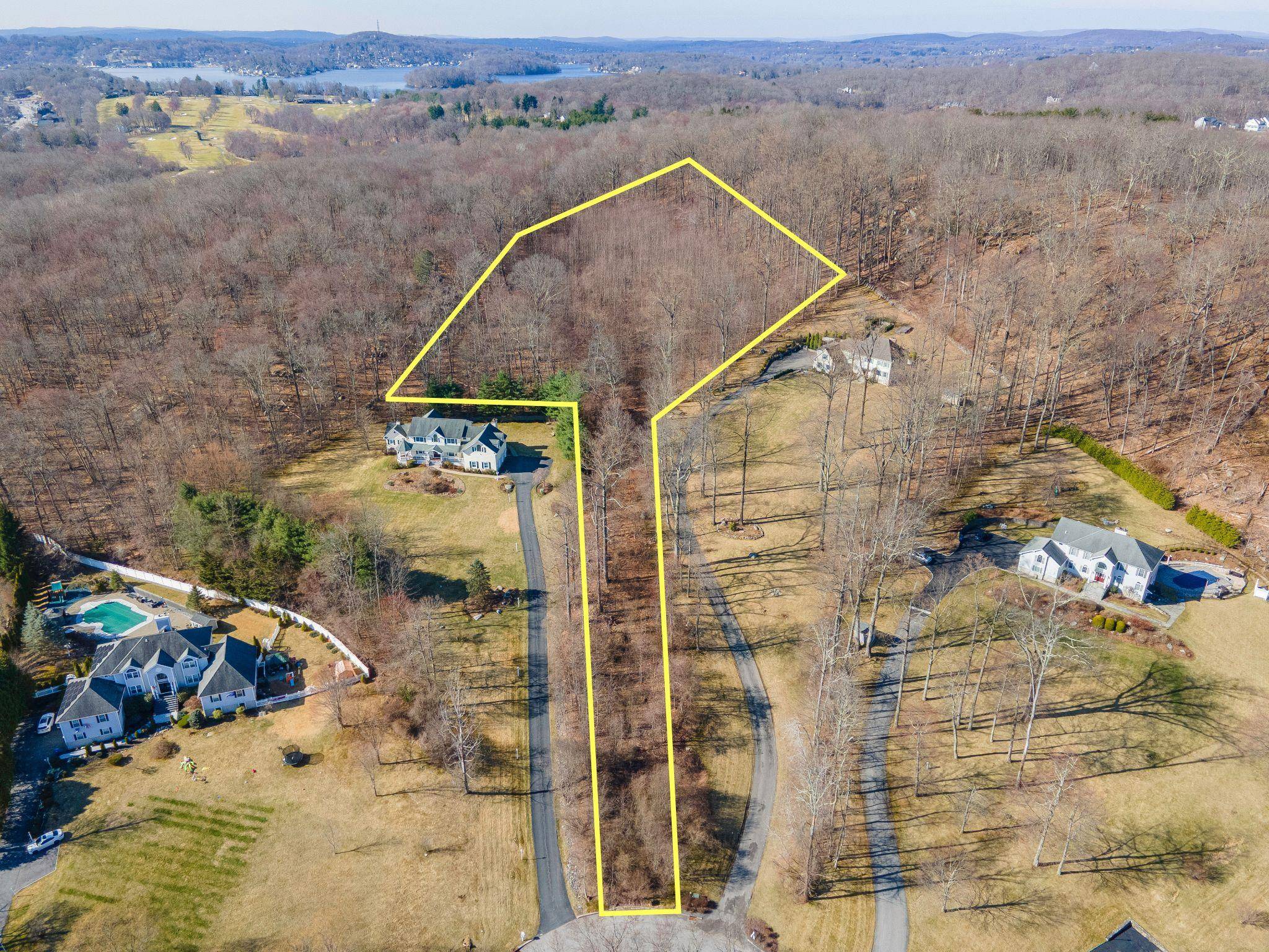 Carmel, NY 10512,77 Pennebrook LN