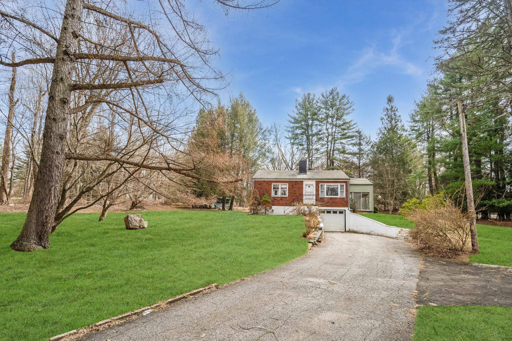 Bedford, NY 10506,26 Jackson RD