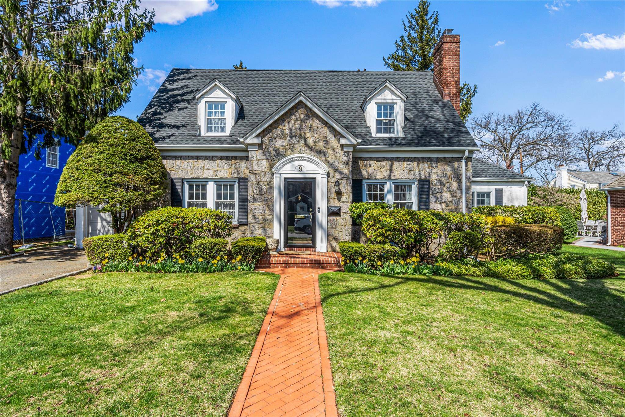 Garden City, NY 11530,9 Mulberry AVE