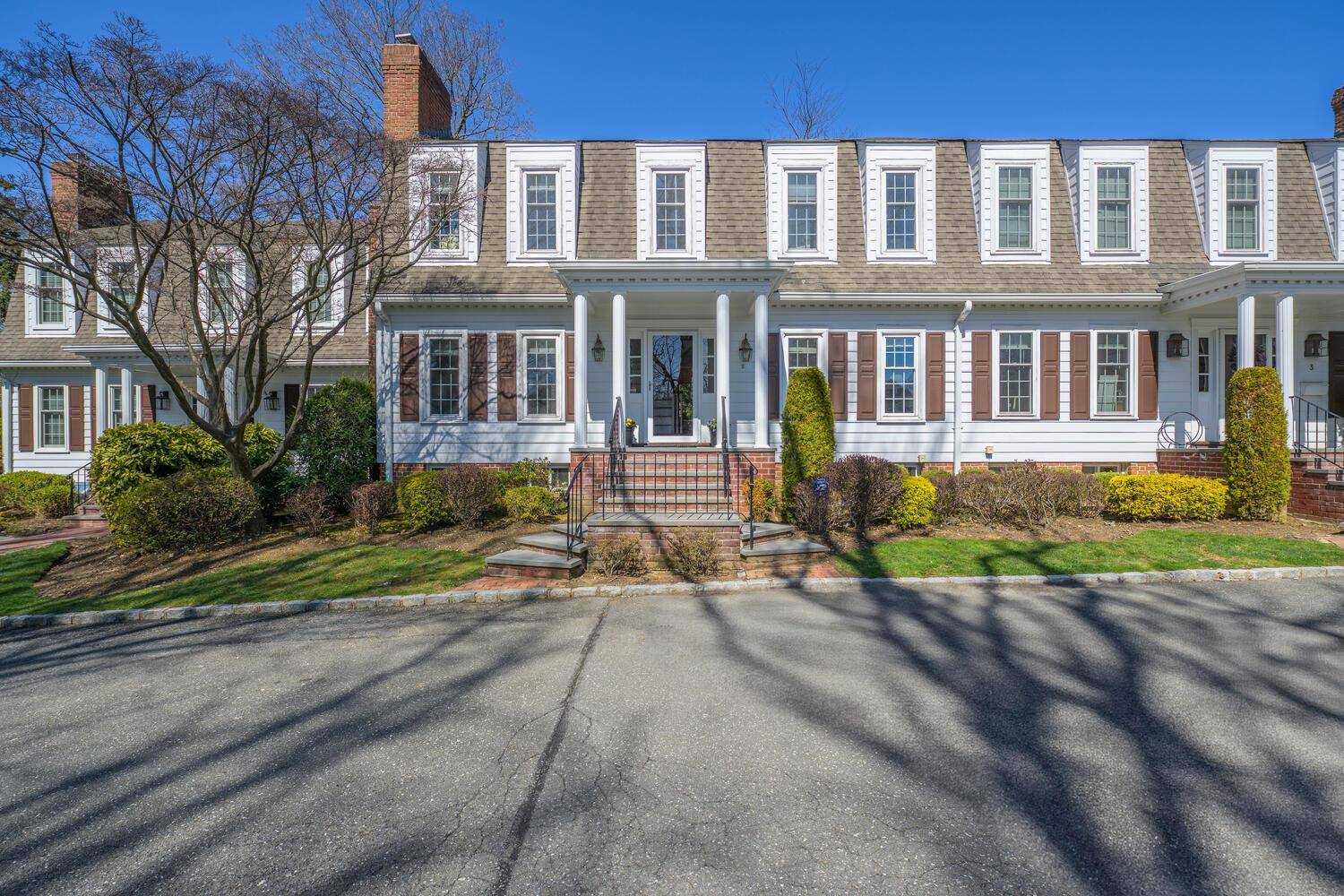 Manhasset, NY 11030,2 Duke Of Gloucester