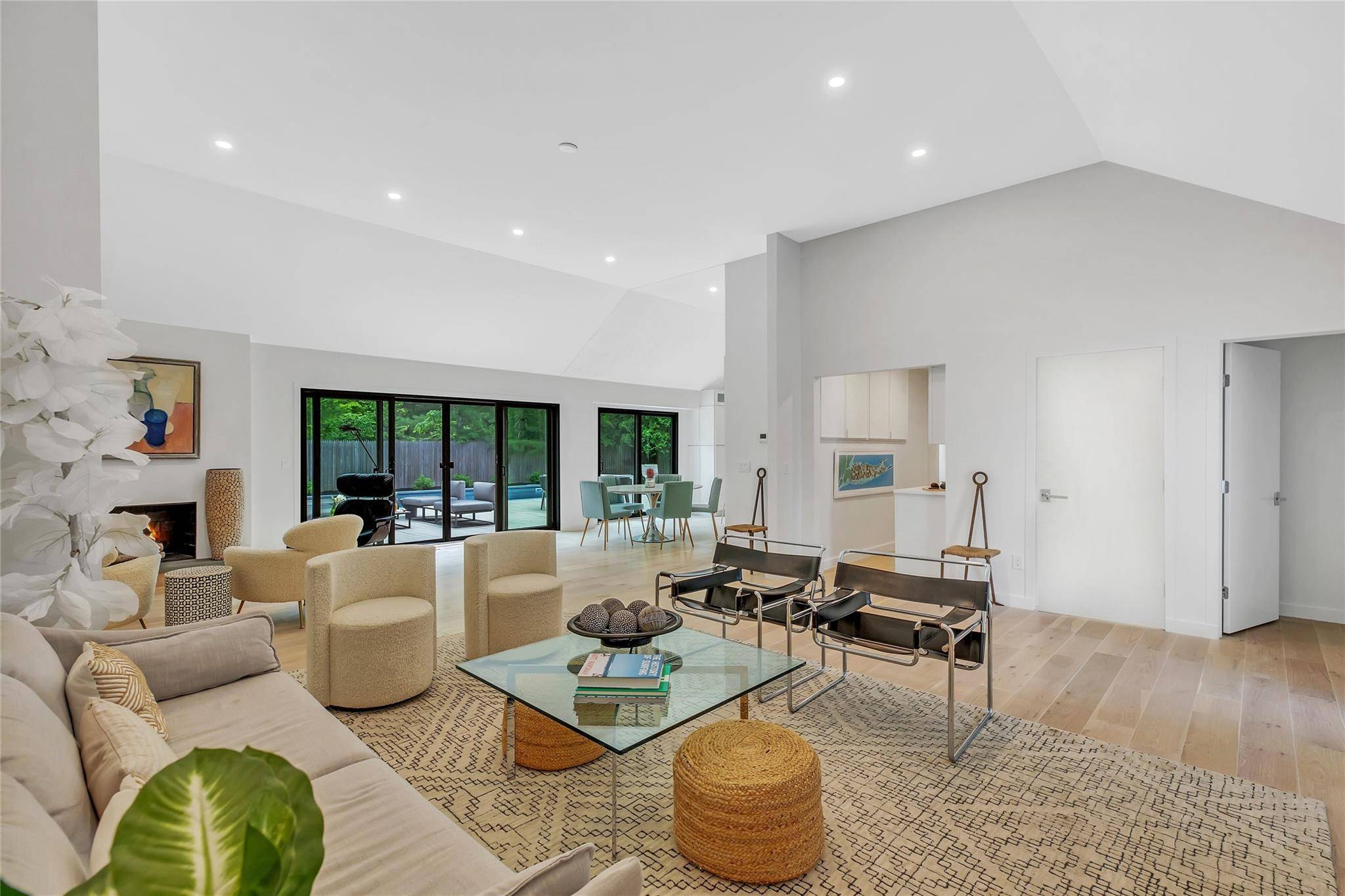 Westhampton Beach, NY 11978,10 Hampton ST