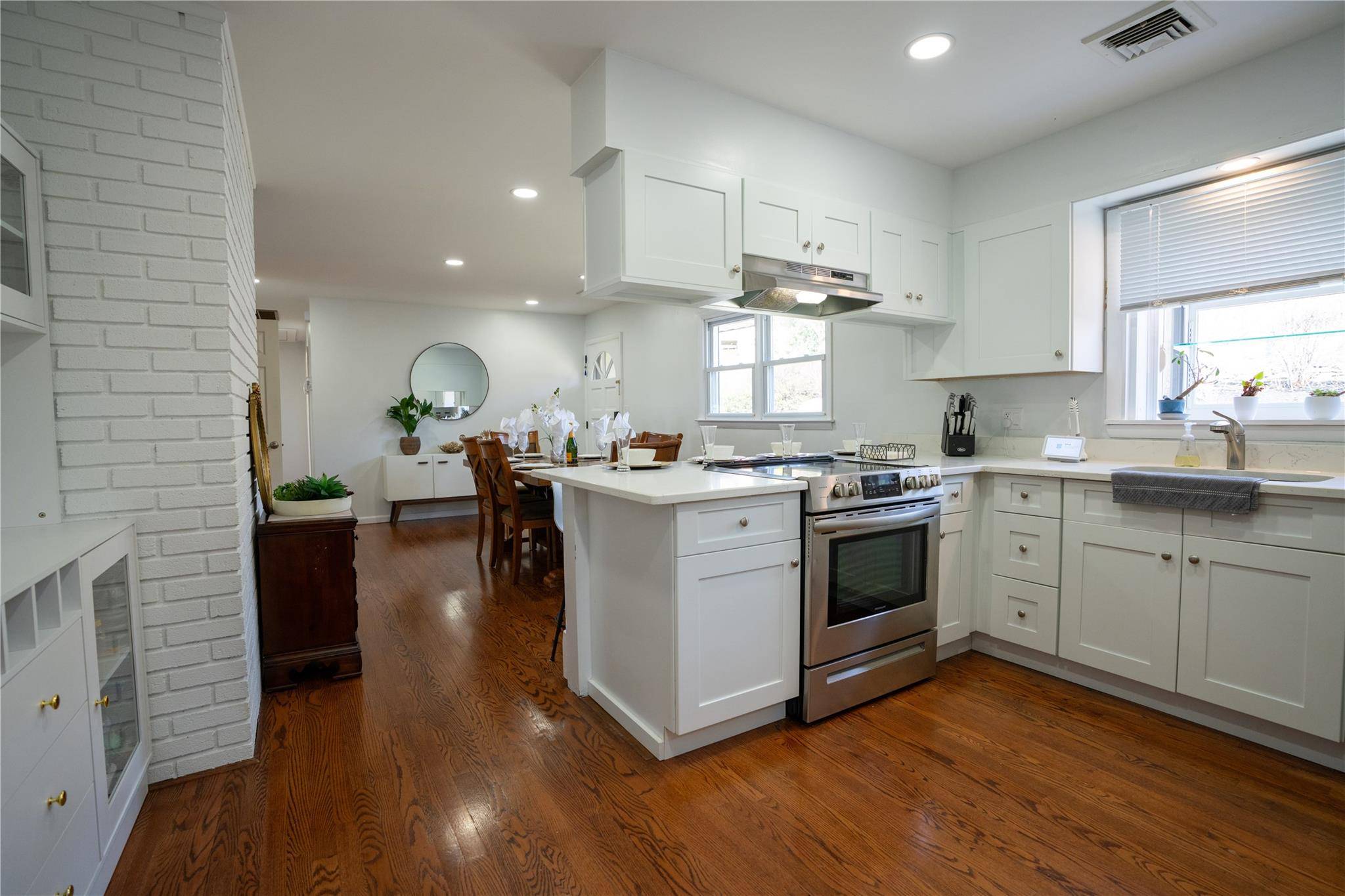 Ossining, NY 10562,61 Cedar LN