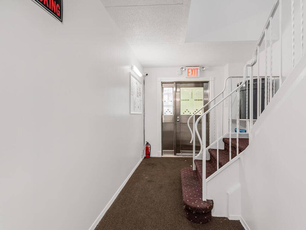 Flushing, NY 11355,14351 Barclay AVE #A8