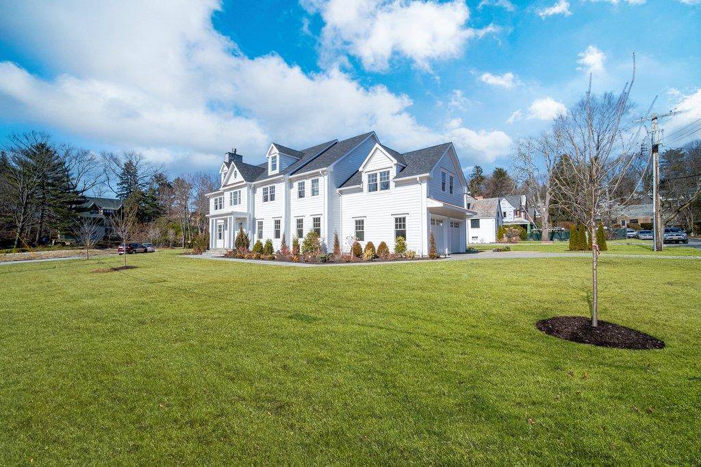 Scarsdale, NY 10583,9 Windmill CIR