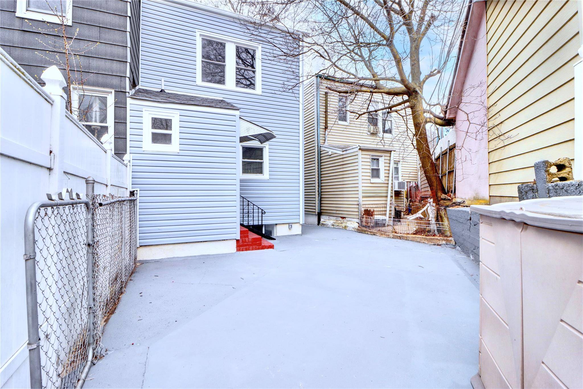 Glendale, NY 11385,64-51 Shaler AVE