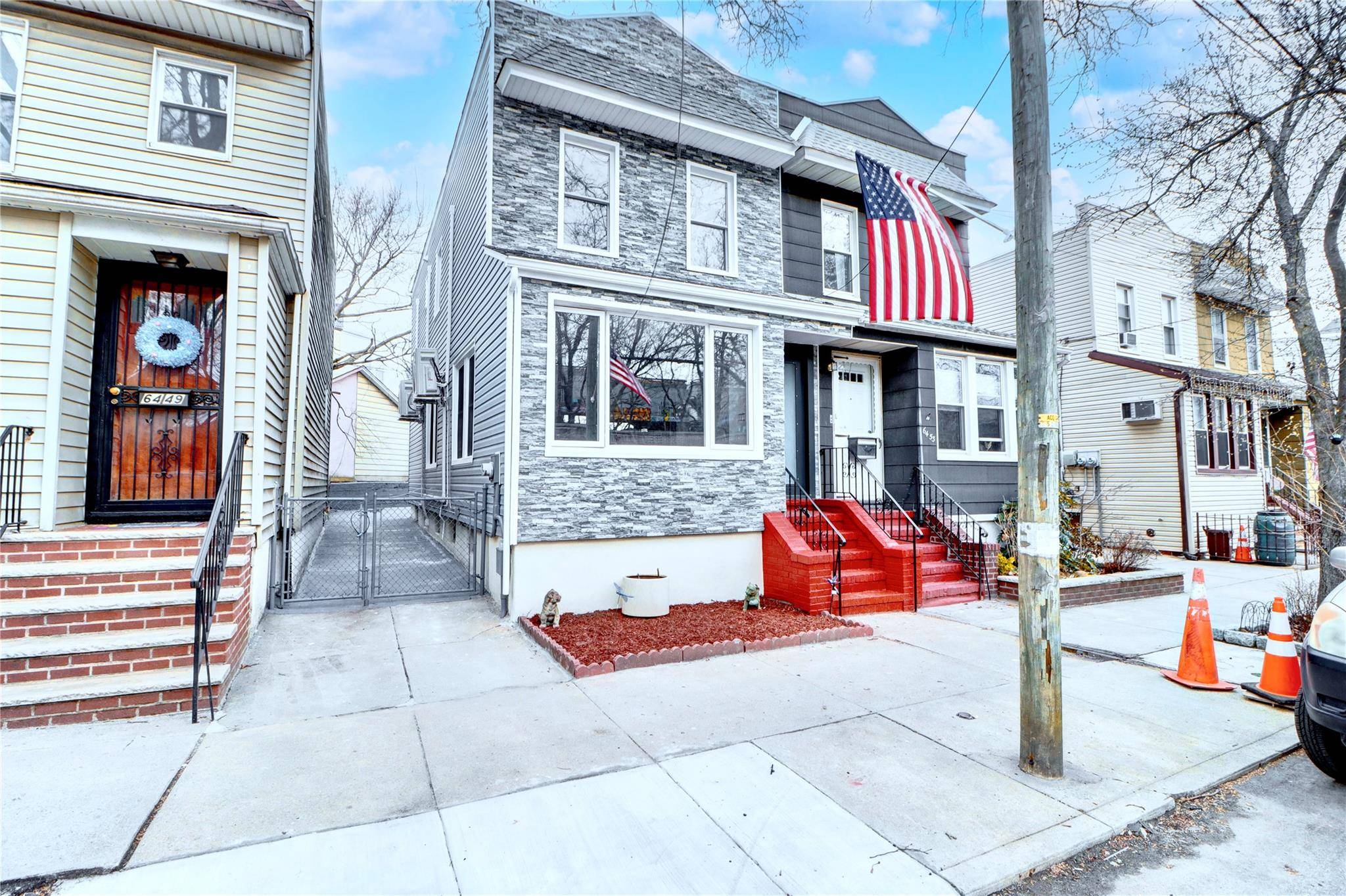 Glendale, NY 11385,64-51 Shaler AVE