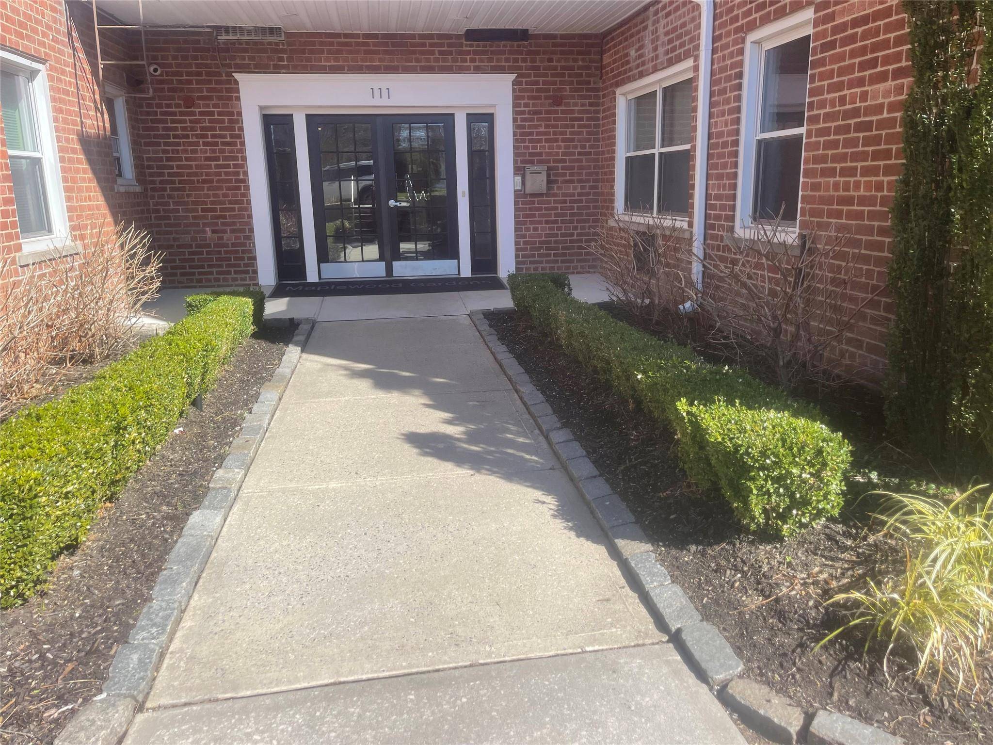 Rockville Centre, NY 11570,111 S Centre AVE #2-PP