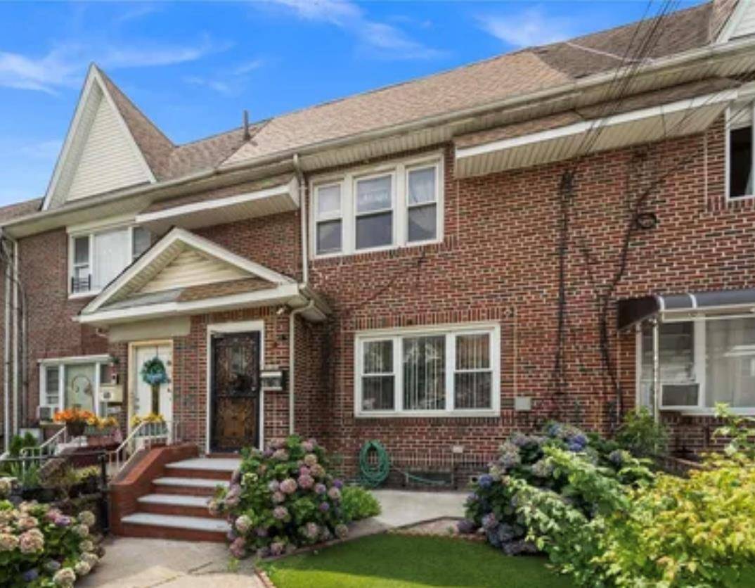 Jamaica Hills, NY 11432,161-24 84th RD