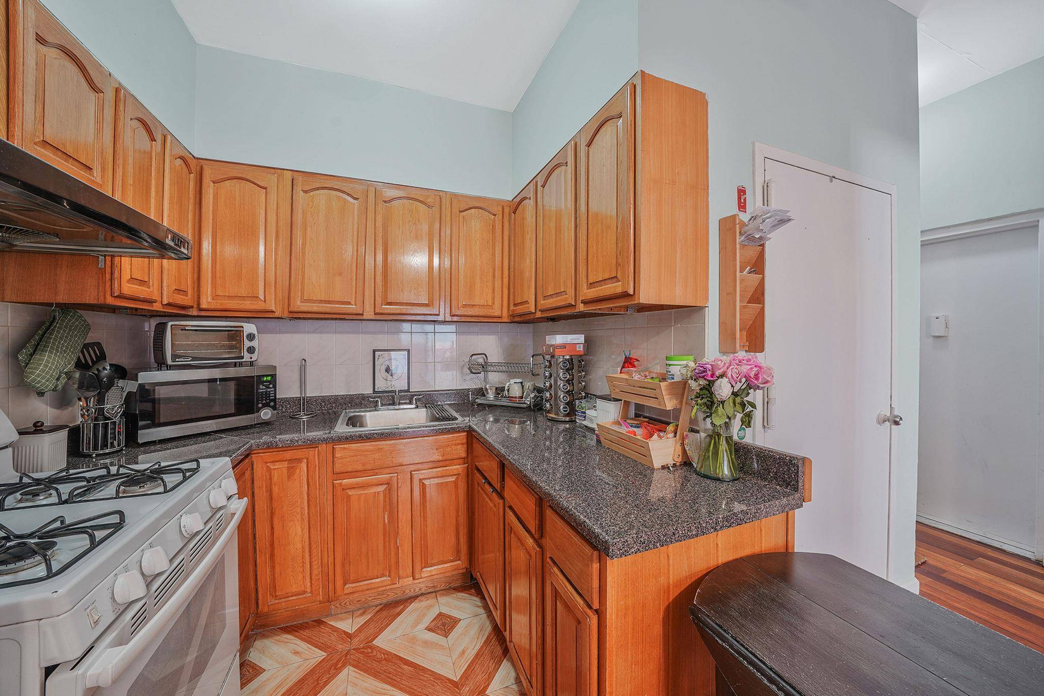 Brooklyn, NY 11206,39 Debevoise ST