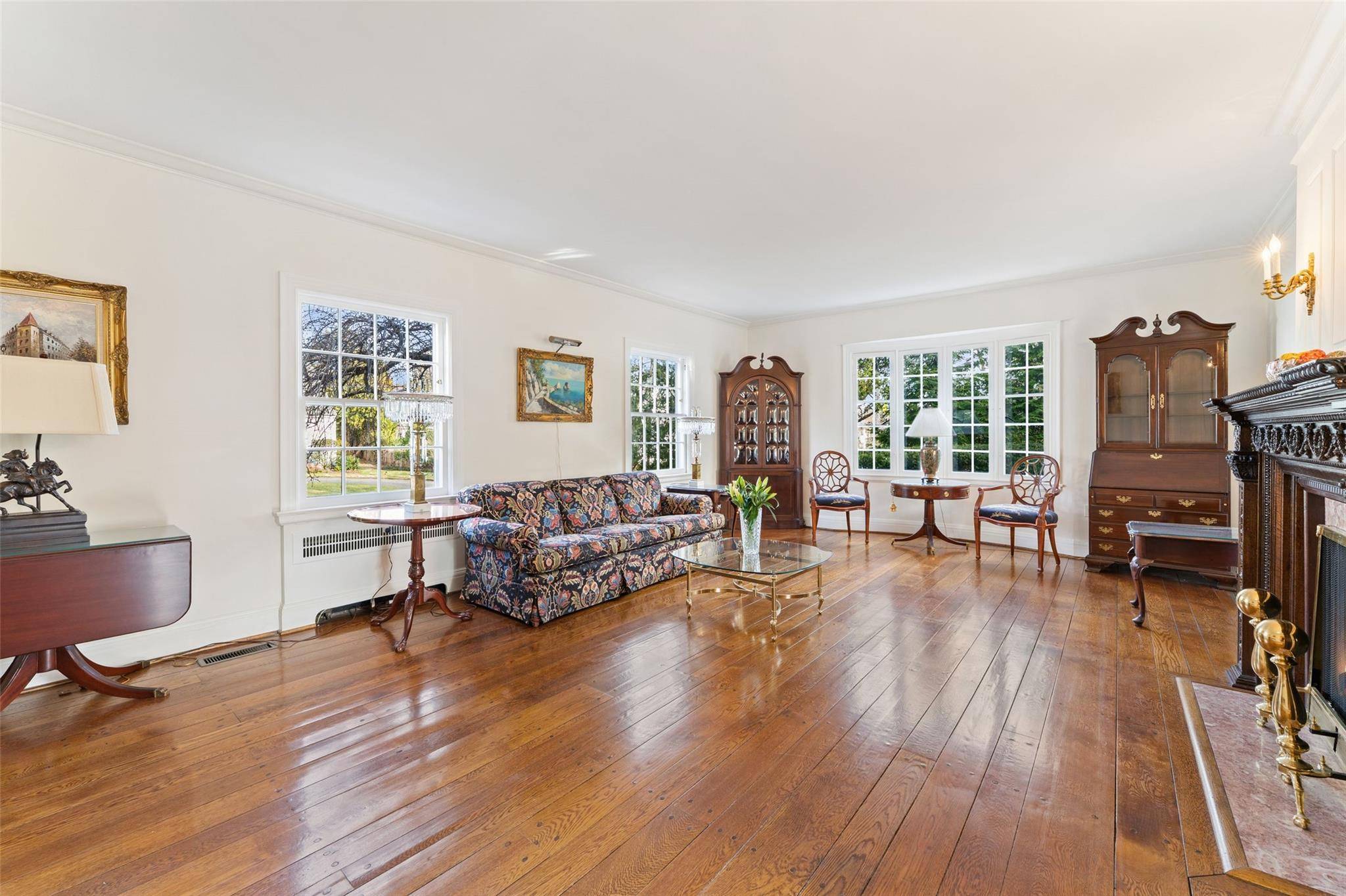 Bronxville, NY 10708,28 Ridgecroft RD