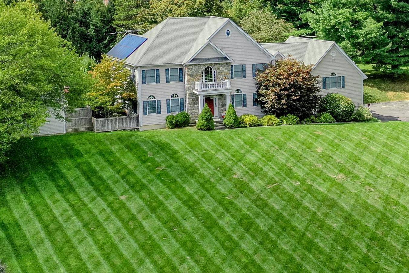 Katonah, NY 10536,3 Twin Knolls DR