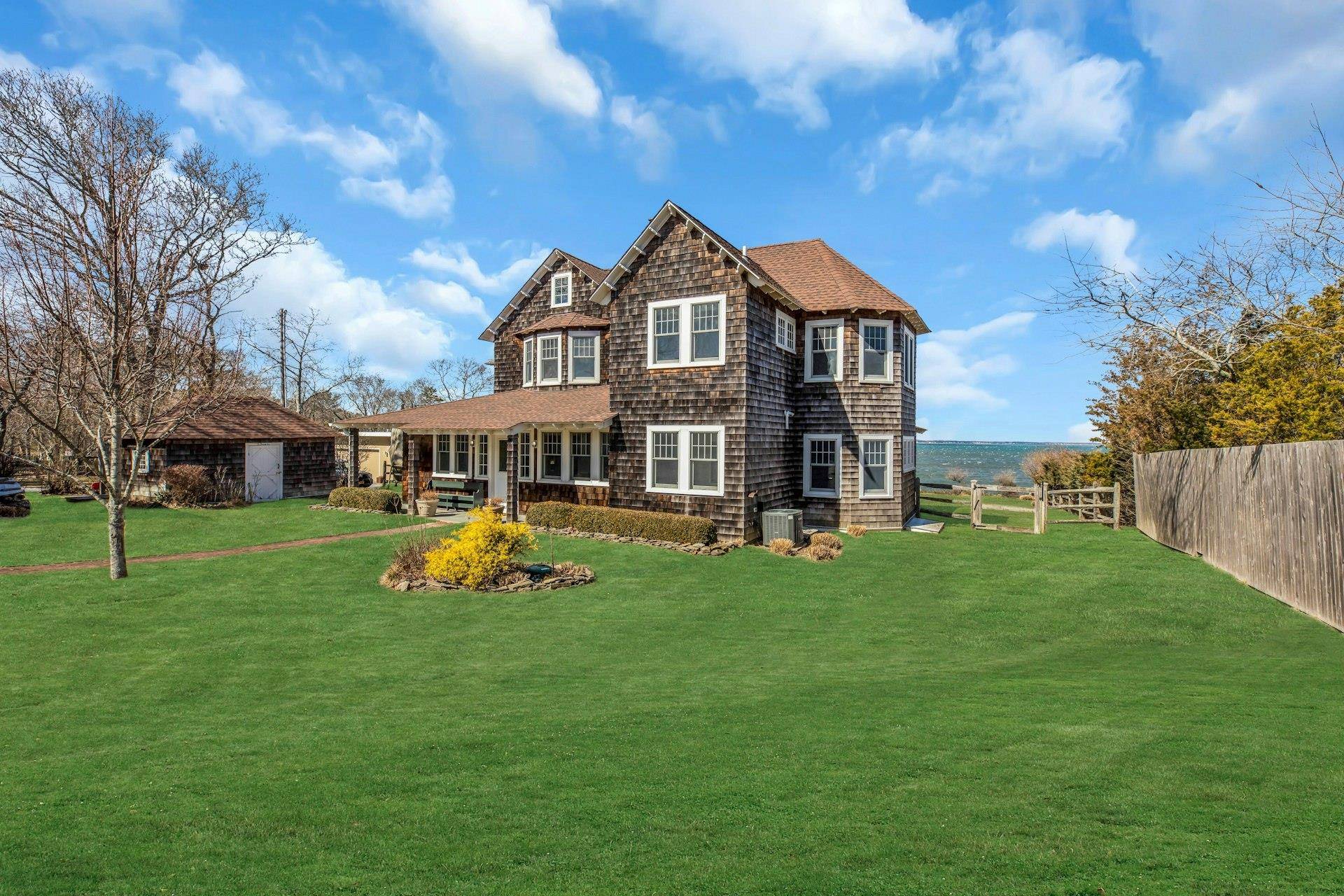 Hampton Bays, NY 11946,140 Newtown RD