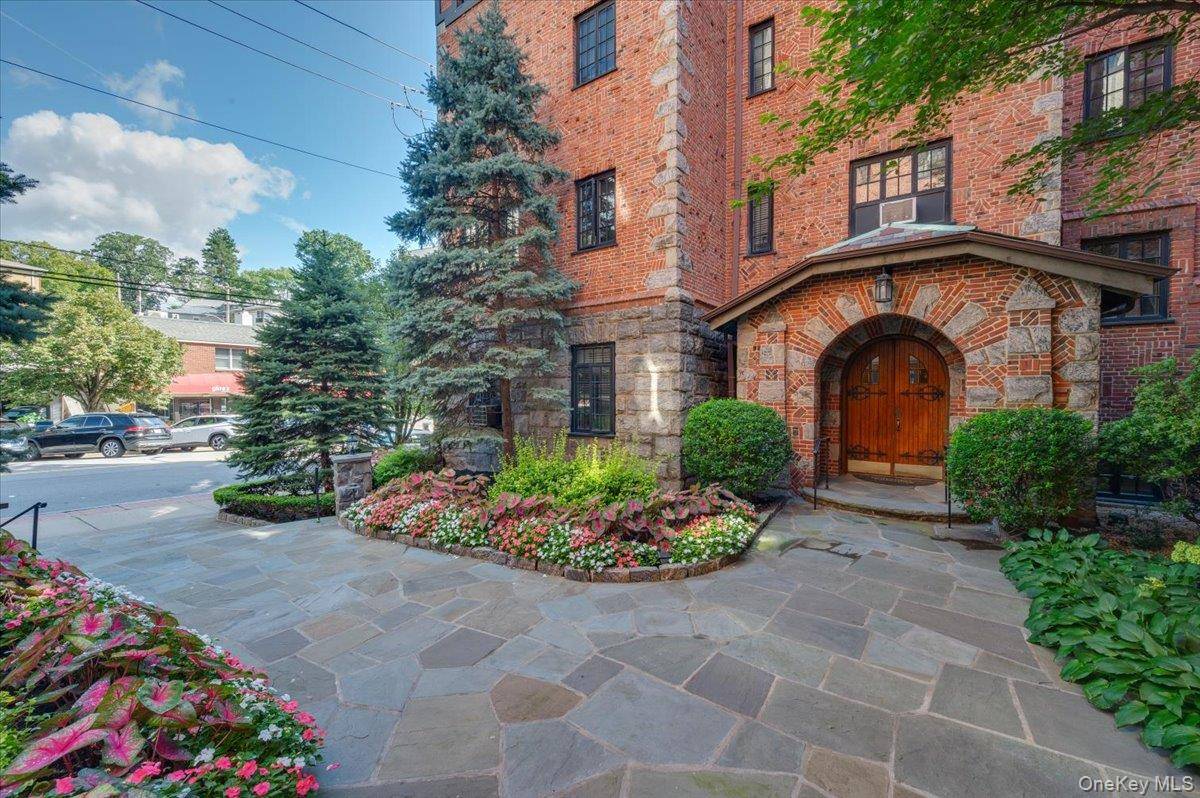 Bronxville, NY 10708,45 Pondfield RD #4C