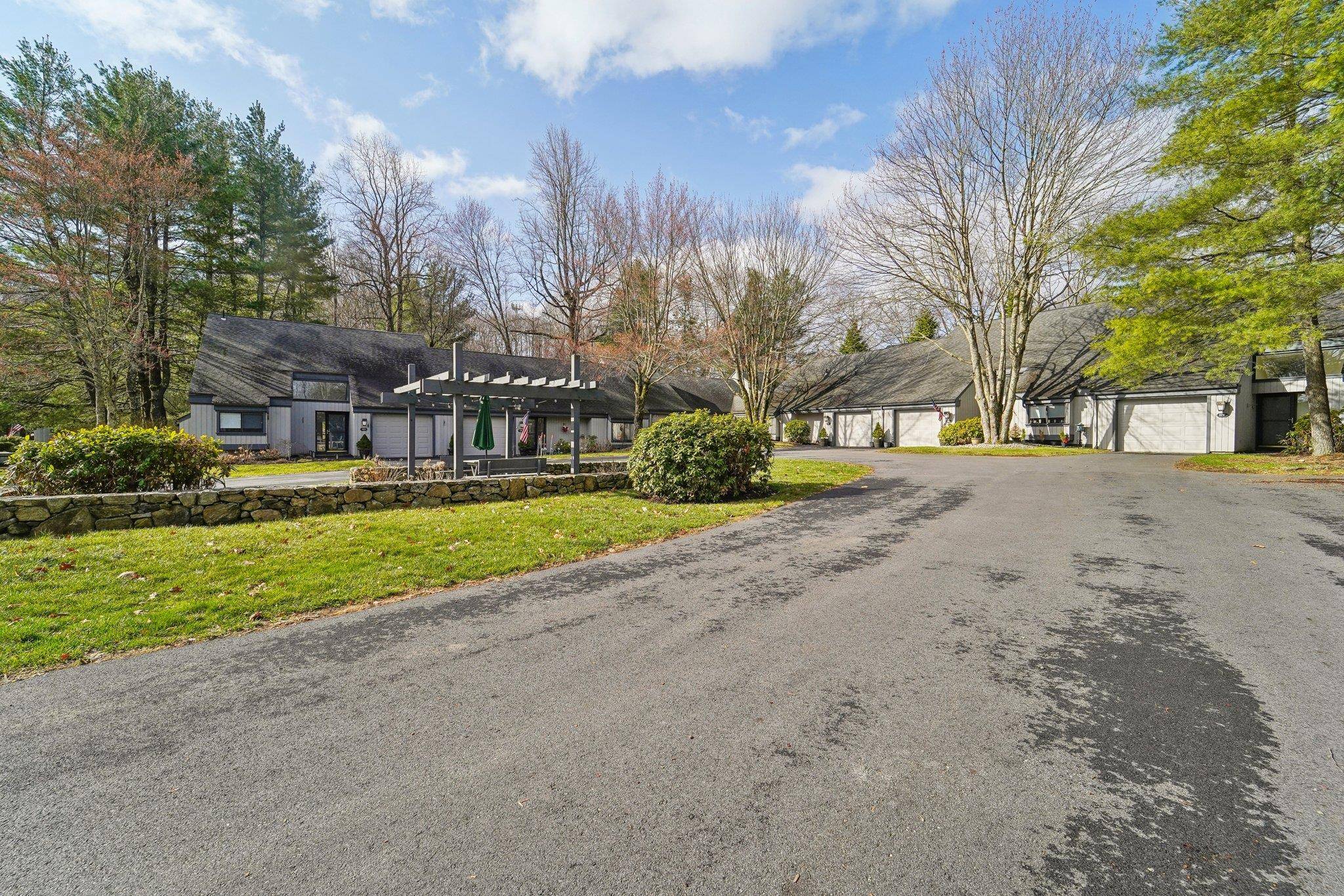 Somers, NY 10589,351 Heritage Hills #D
