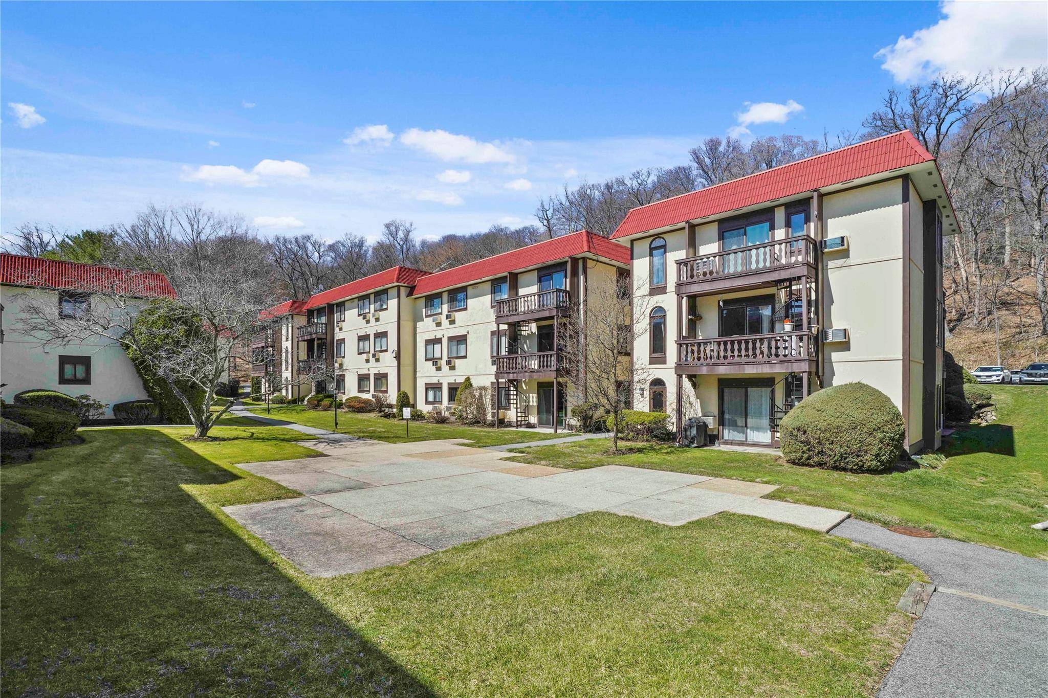White Plains, NY 10603,15 Granada CRES #6