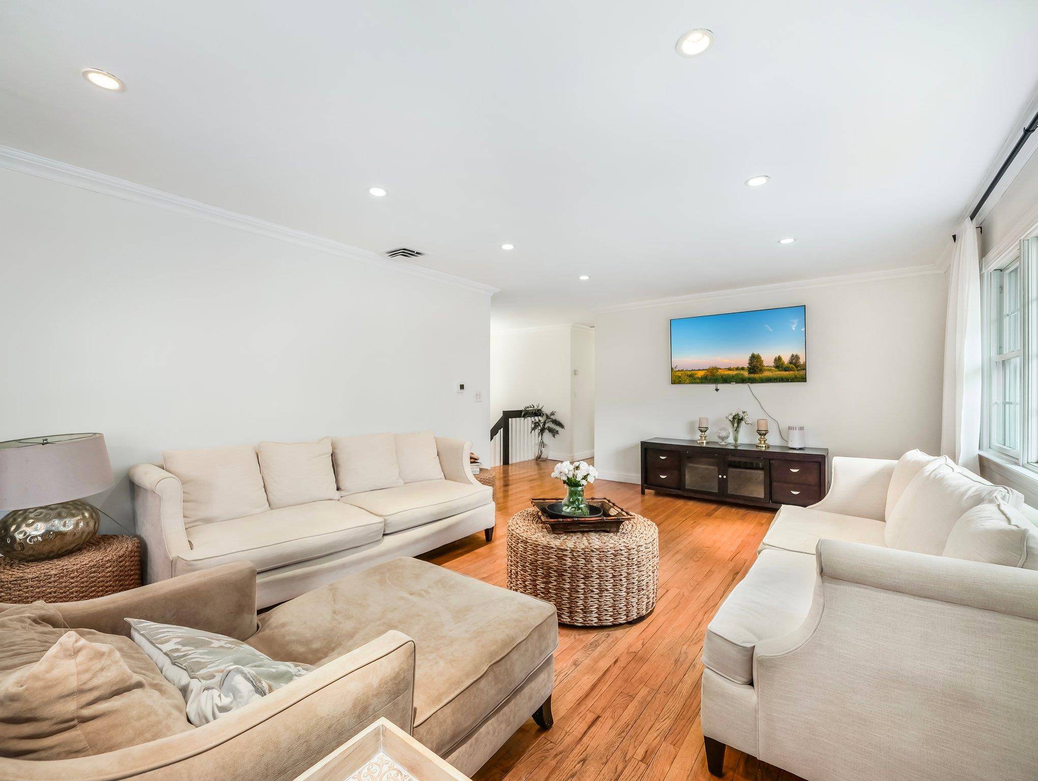 Spring Valley, NY 10977,19 Orchard CT
