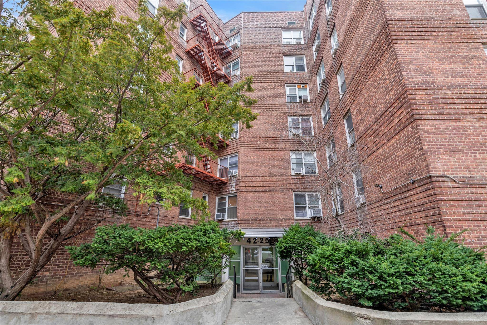 Elmhurst, NY 11373,42-25 80 ST #4L