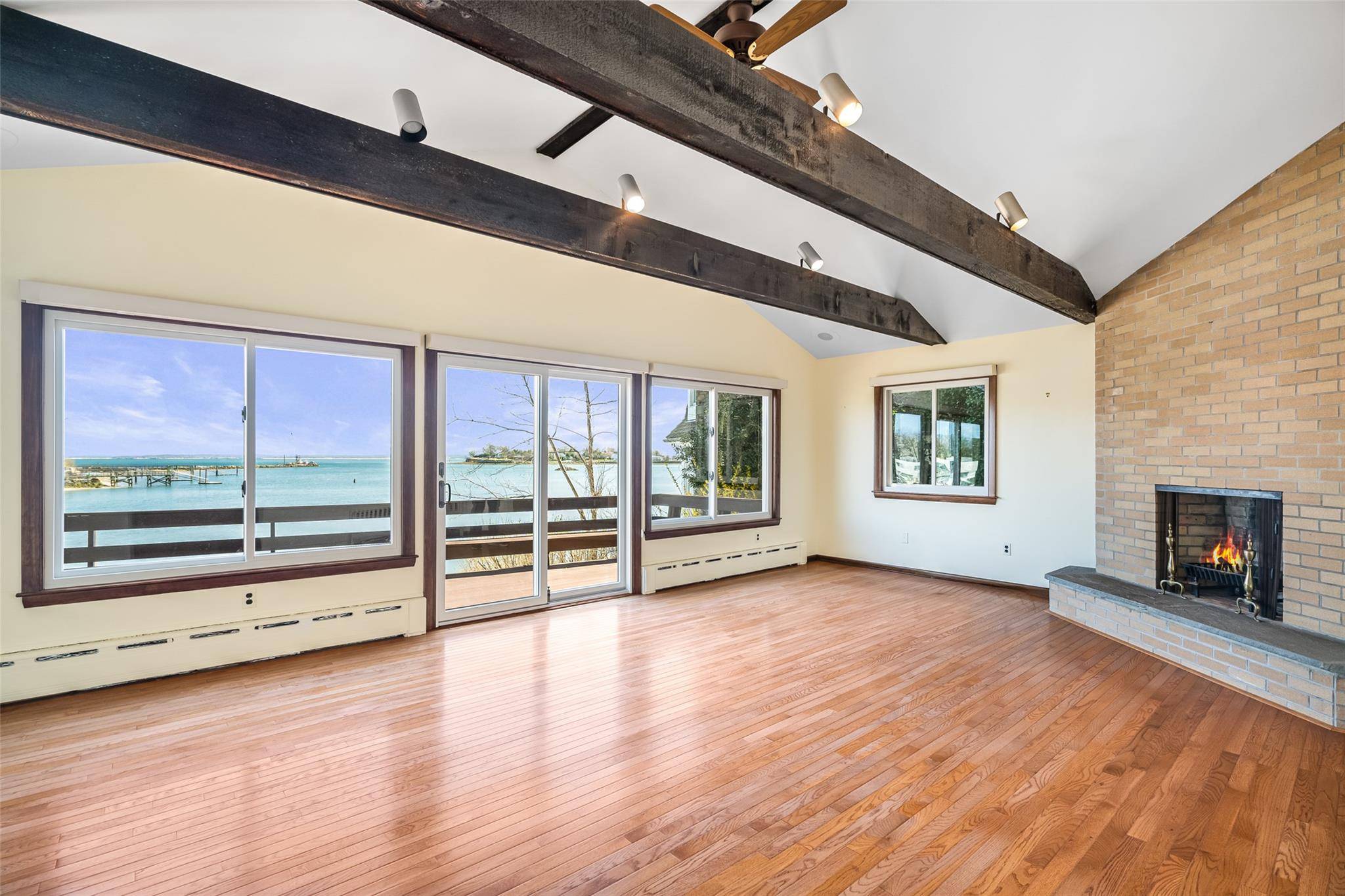 Port Chester, NY 10573,9 Harbor DR