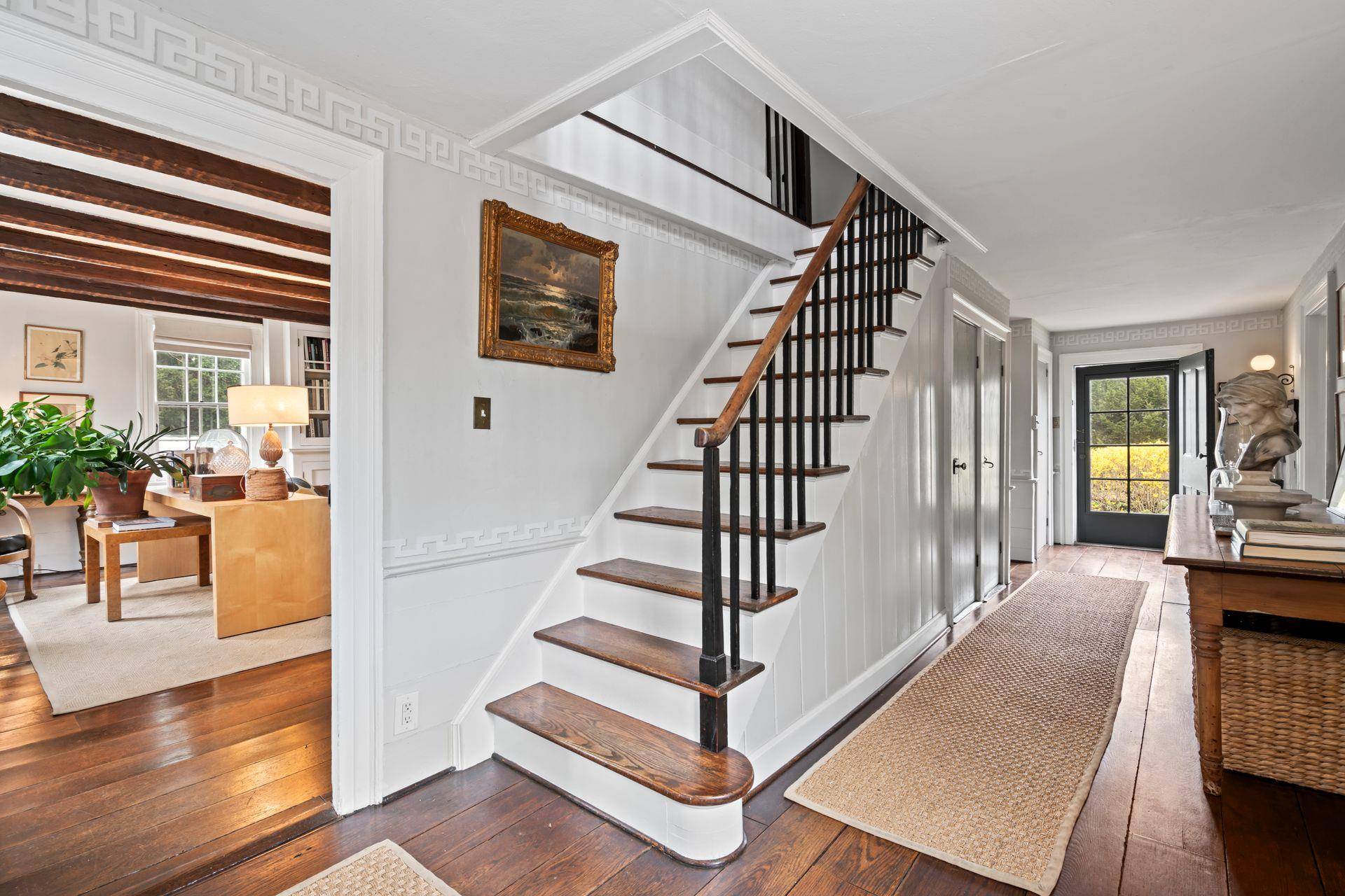 Huntington, NY 11743,302 W Neck RD