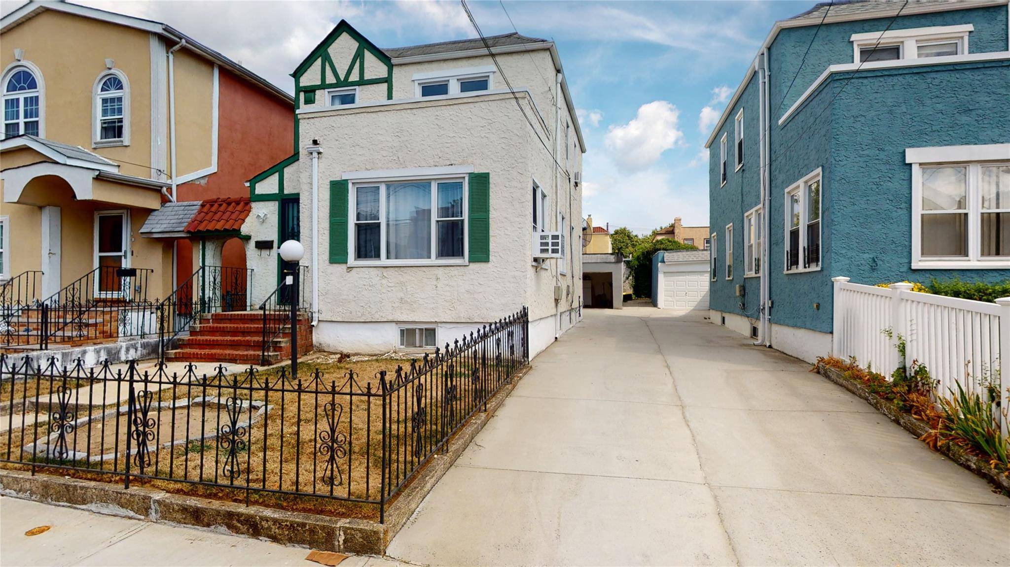 Laurelton, NY 11413,138-07 232nd ST