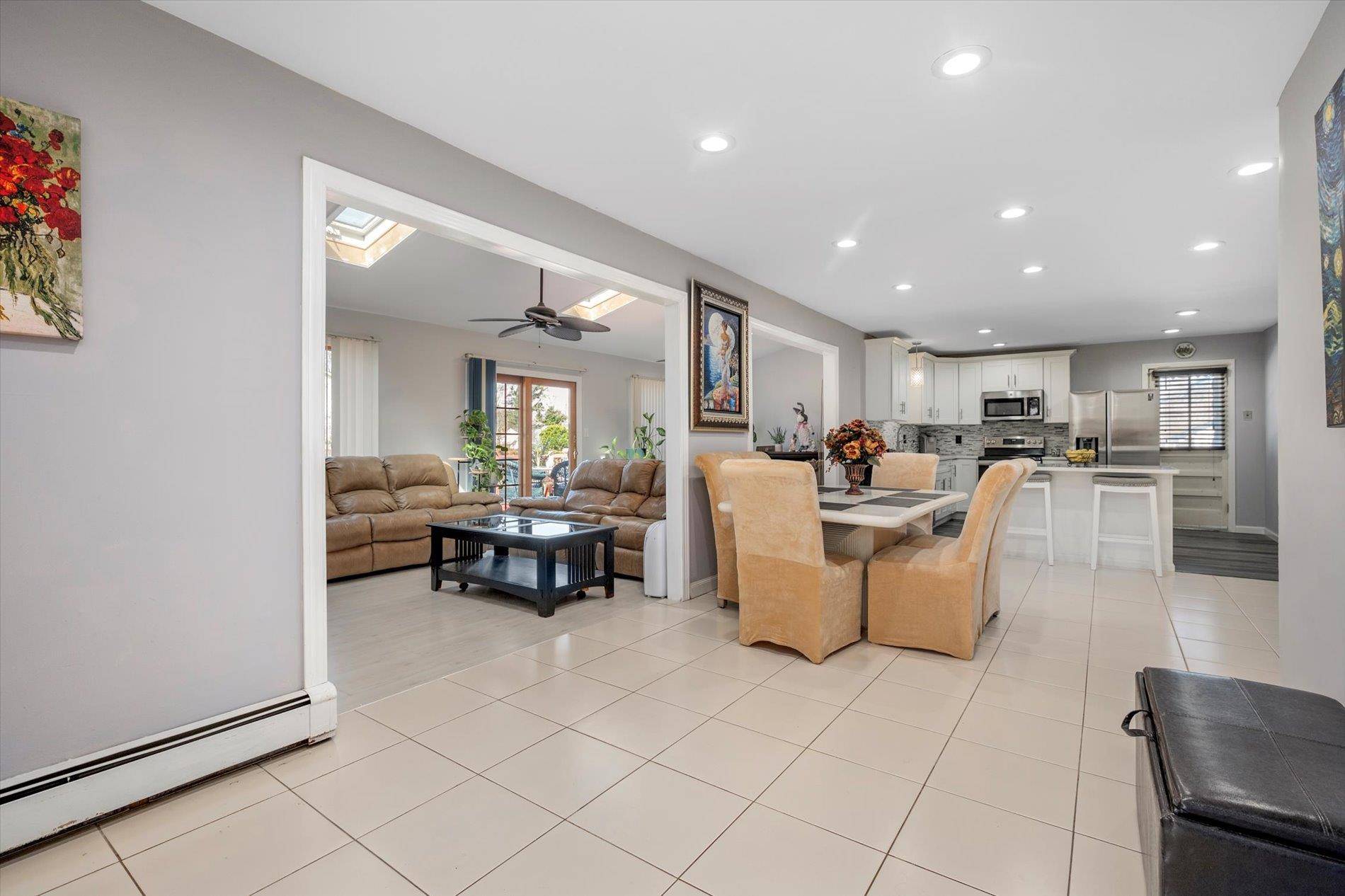 Selden, NY 11784,57 Elmwood AVE