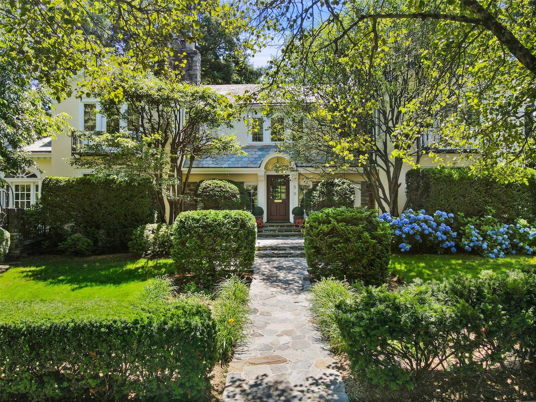 Bronxville, NY 10708,49 Moore RD