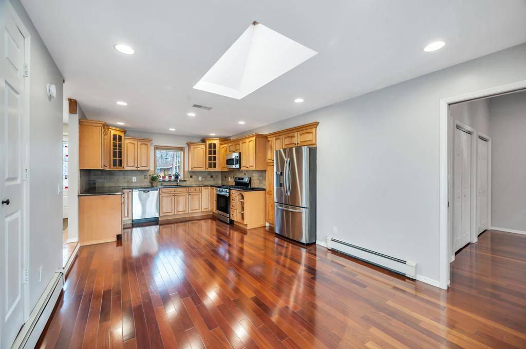 Hicksville, NY 11801,40 Pickwick CT