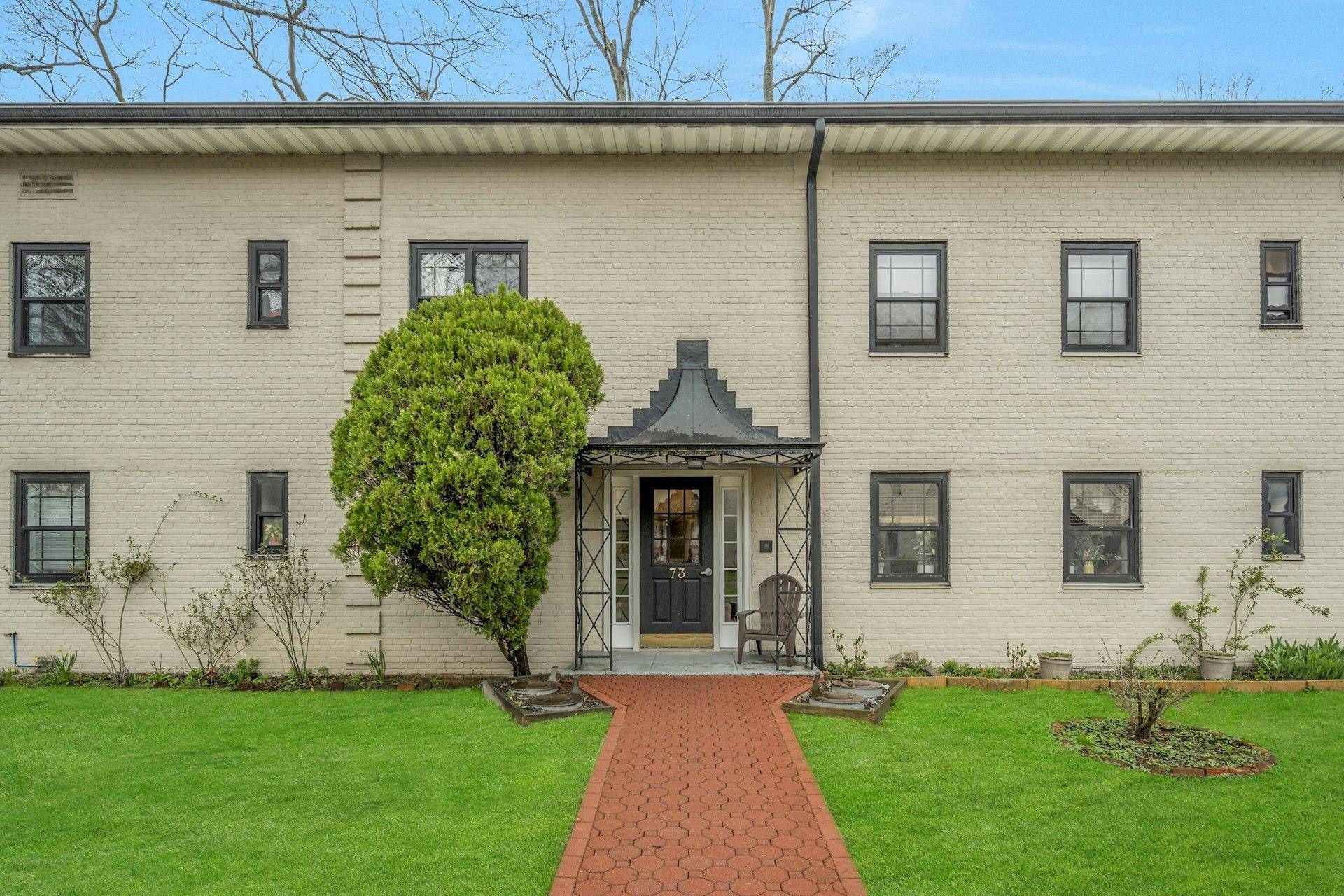 Eastchester, NY 10709,73 Manchester RD #A-22