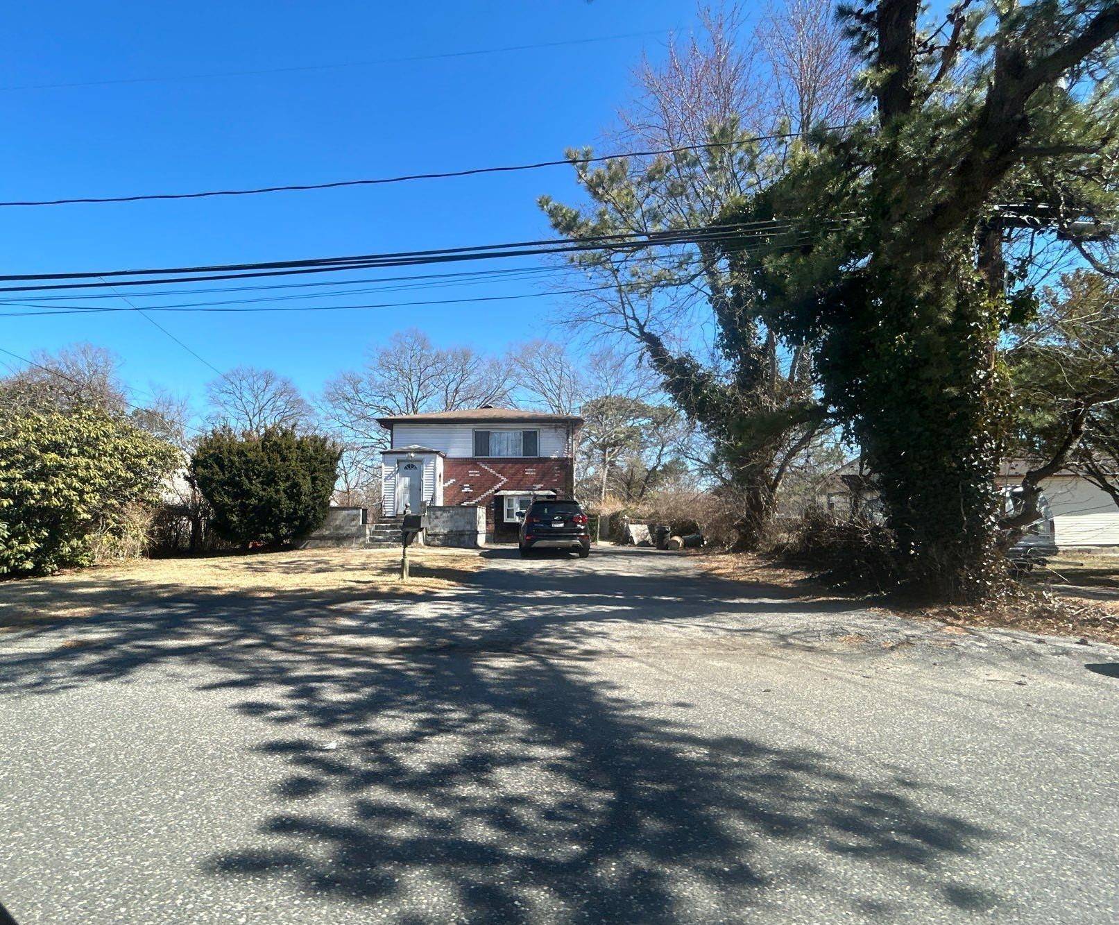Bay Shore, NY 11706,1181 Ocean AVE