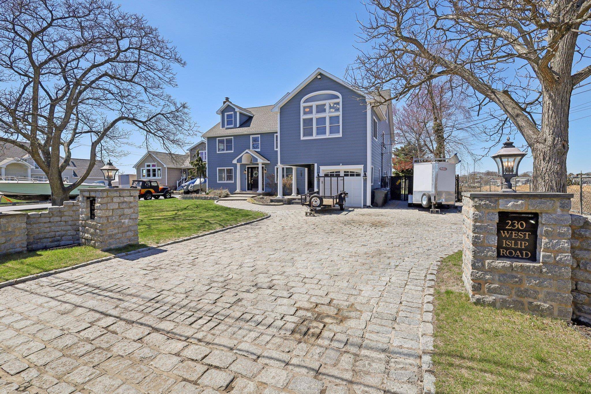 West Islip, NY 11795,230 W Islip RD
