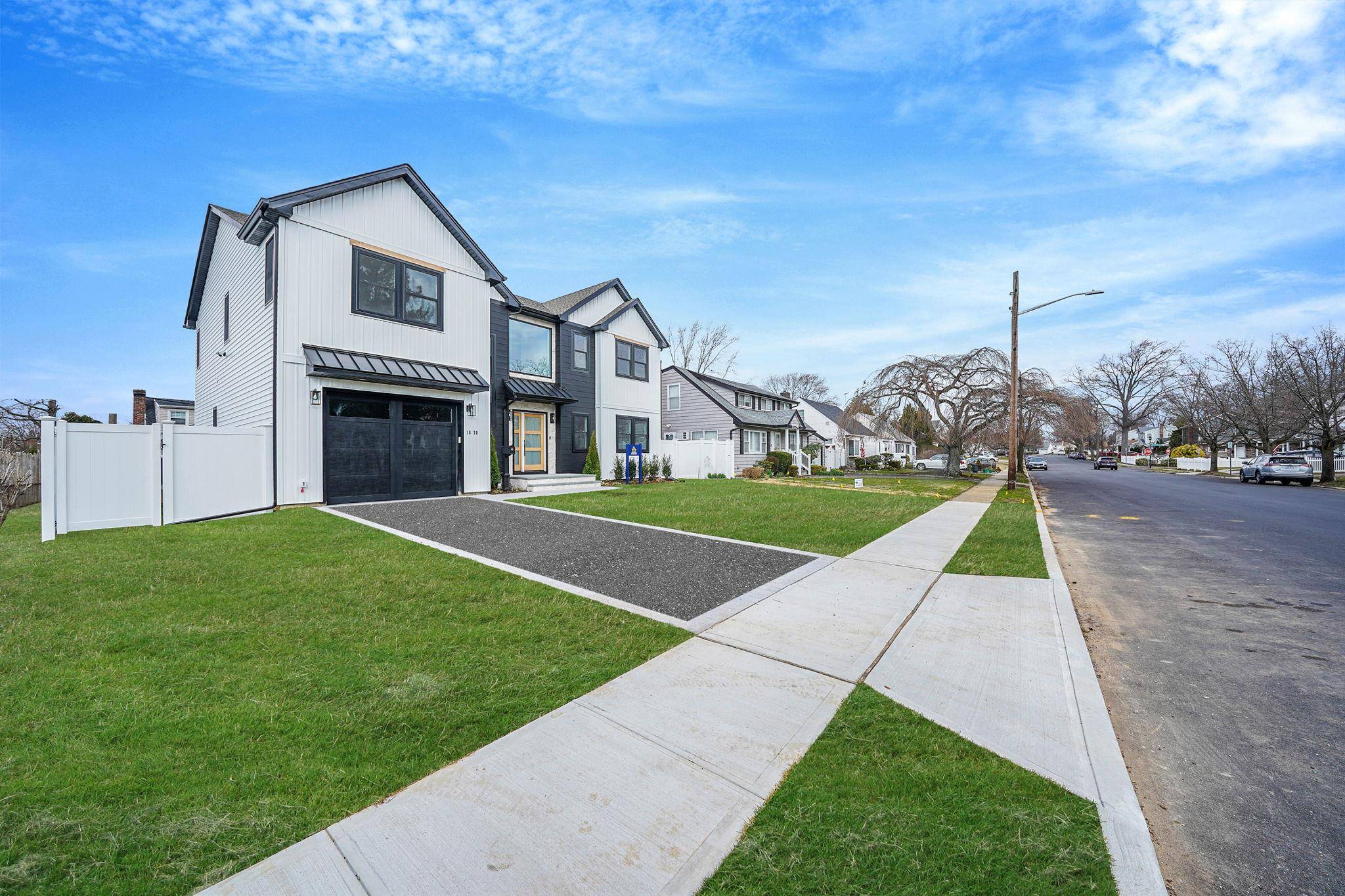 Massapequa Park, NY 11762,63 Harmony DR