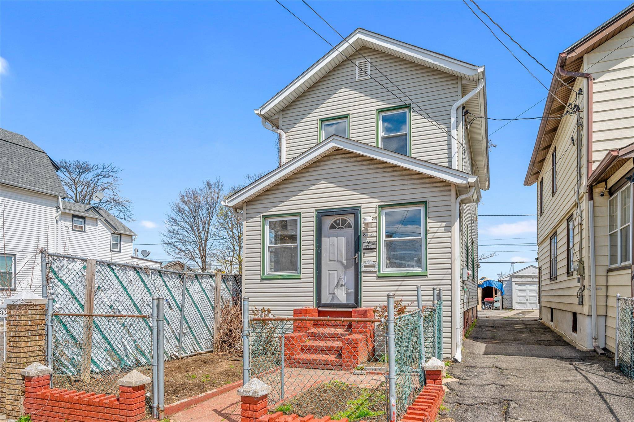 Richmond Hill, NY 11418,8951 121st ST