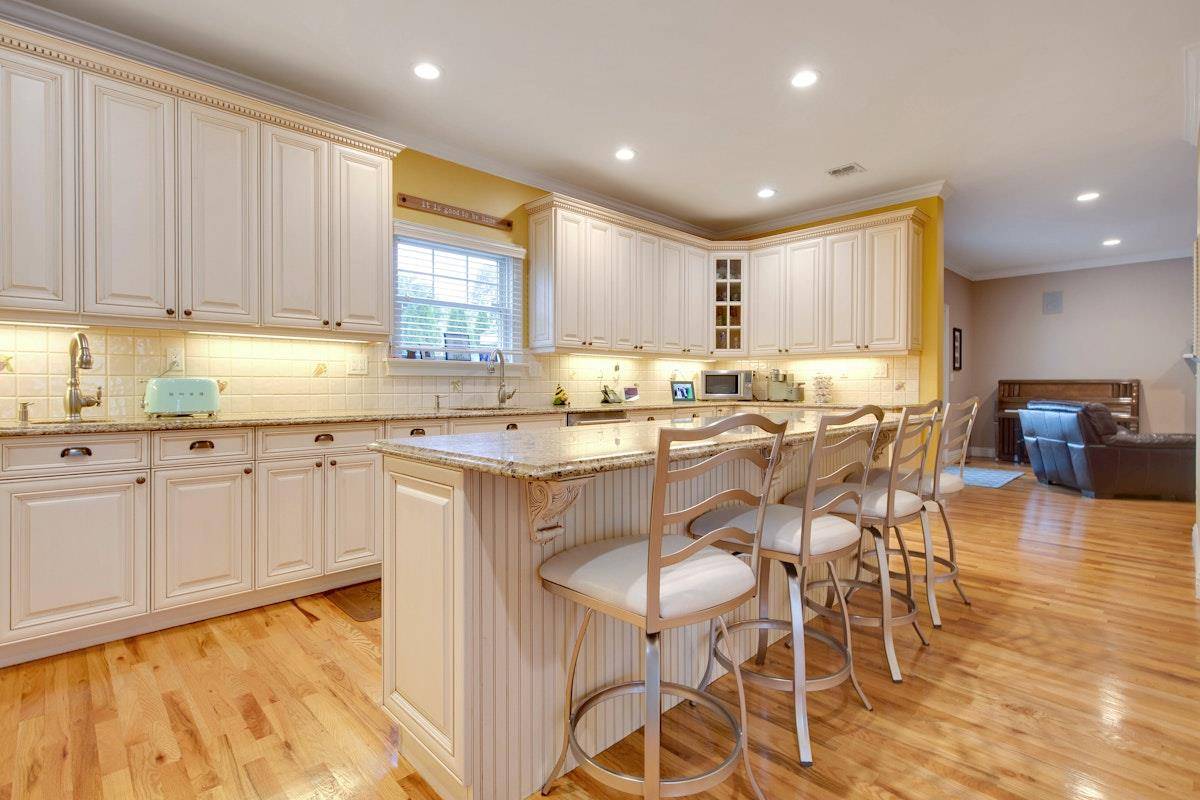 Merrick, NY 11566,1839 Henry RD