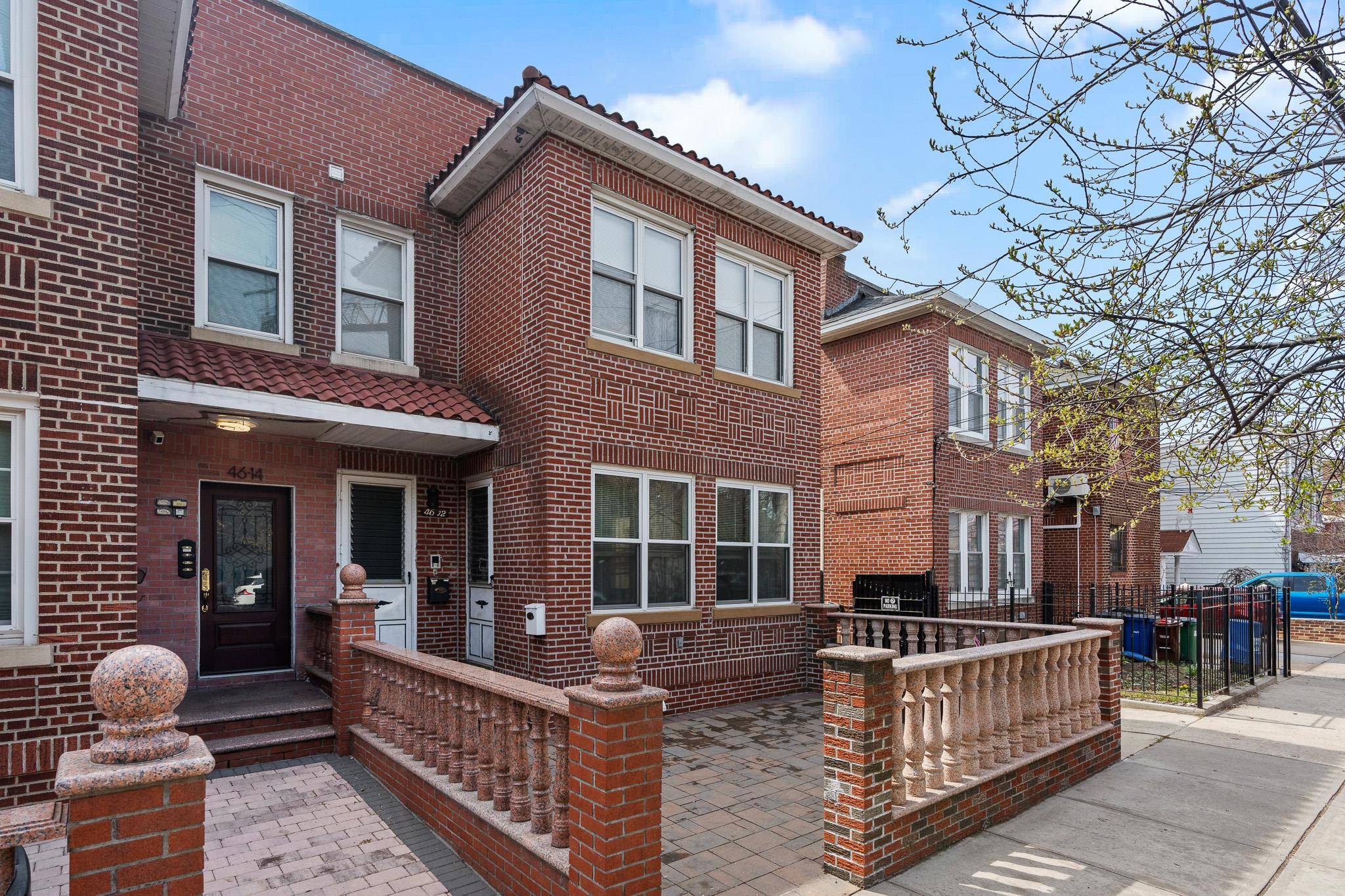 Astoria, NY 11103,4612 25th AVE