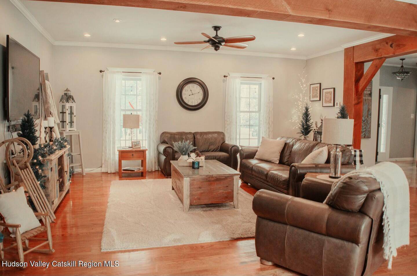 Saugerties, NY 12477,130 Laurel LN